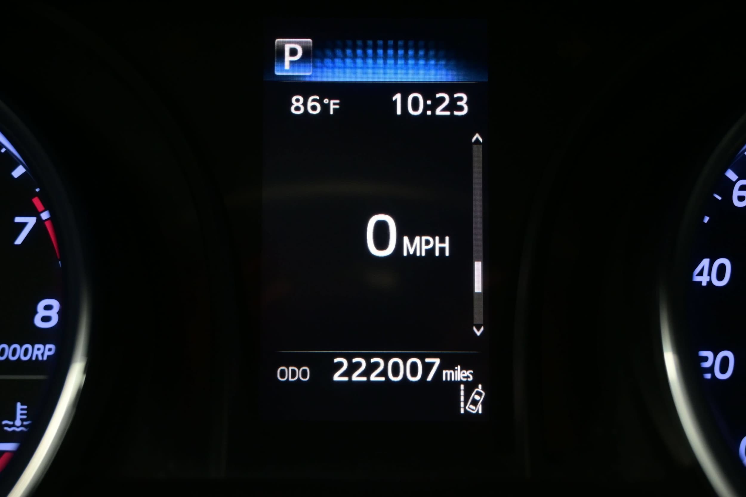 2020 Toyota Camry LE - Photo 24