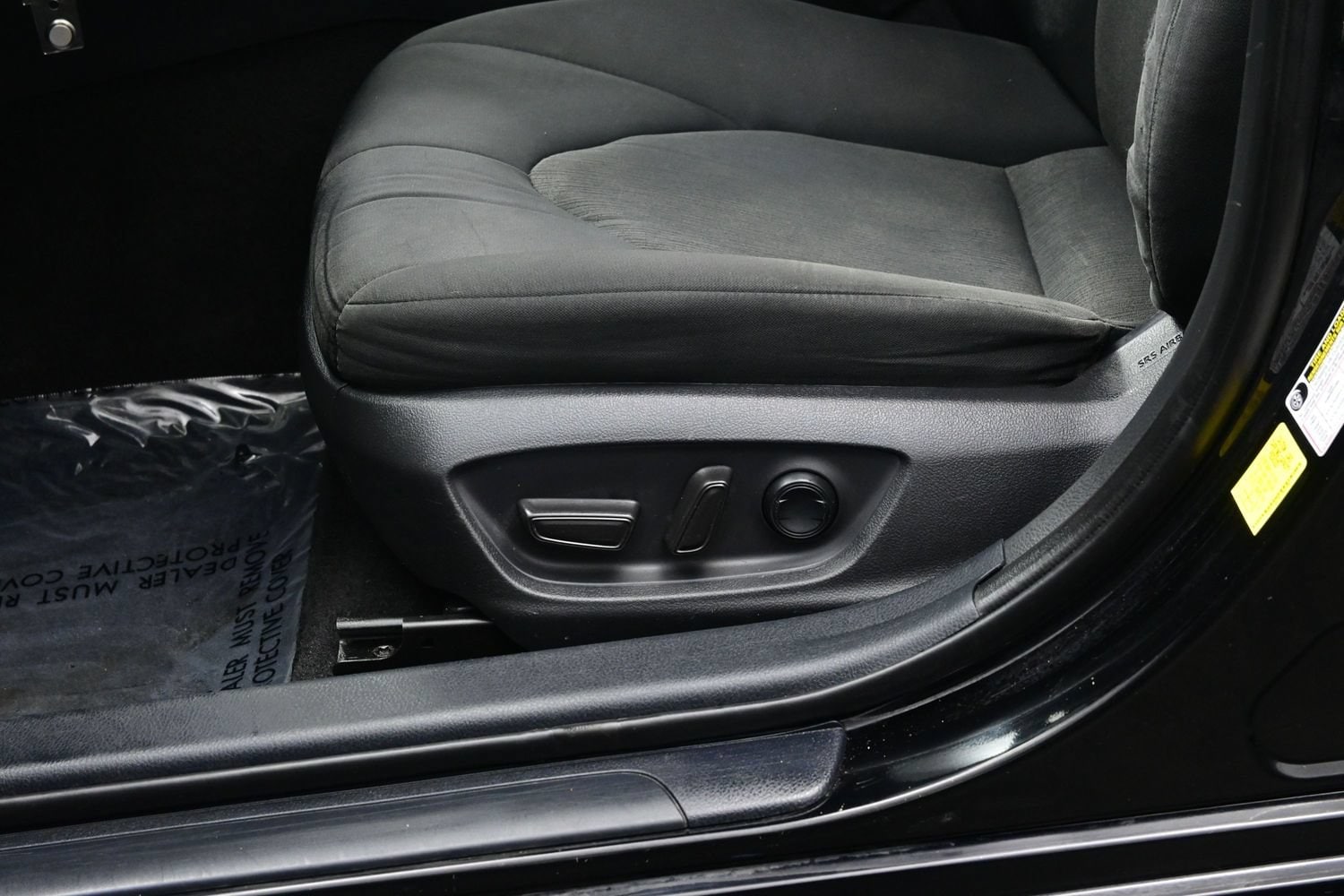 2020 Toyota Camry LE - Photo 11