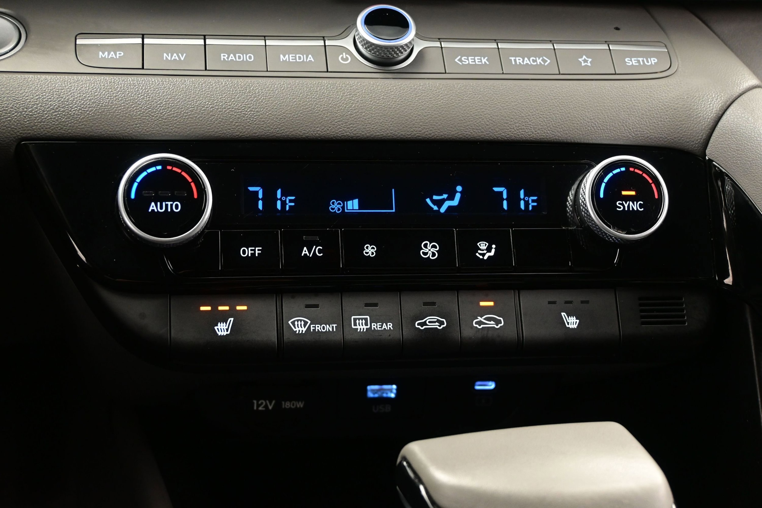 2024 Hyundai Elantra SEL - Photo 20