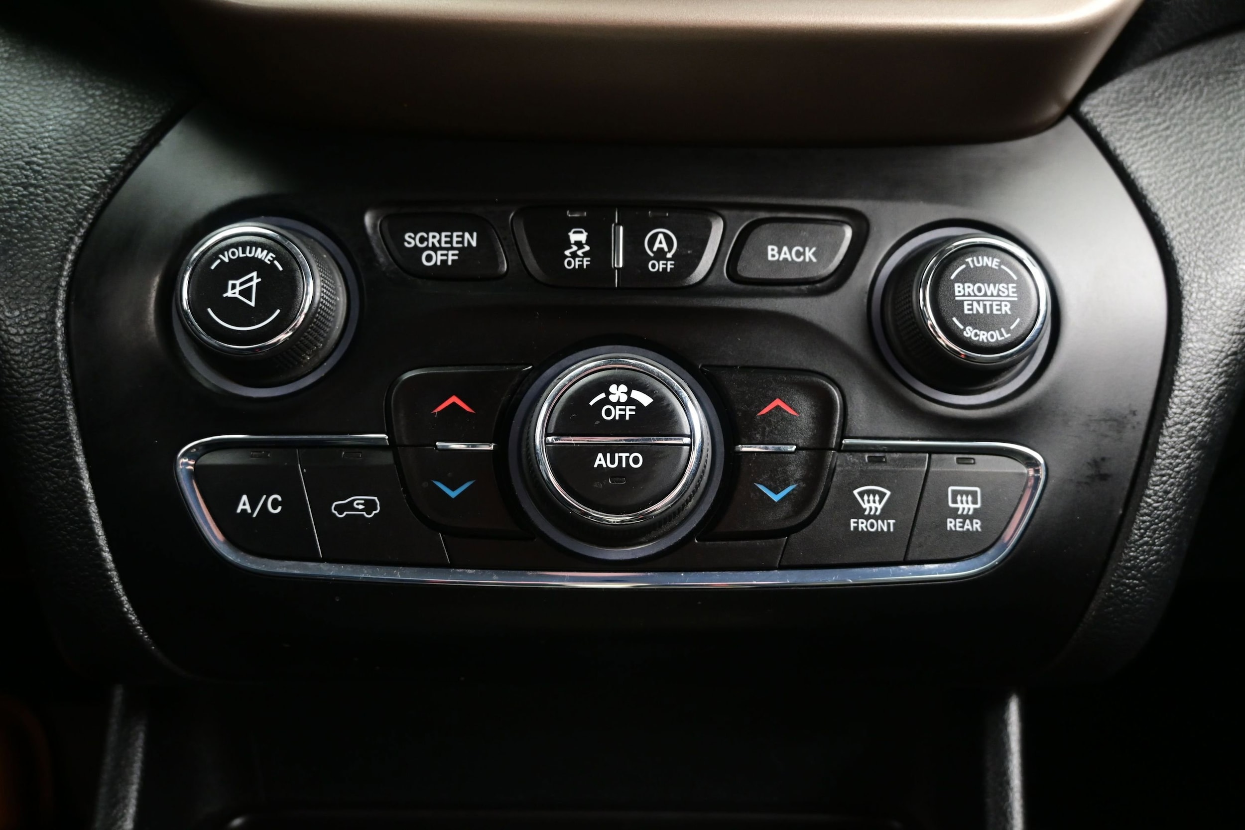 2016 Jeep Cherokee Latitude - Photo 18