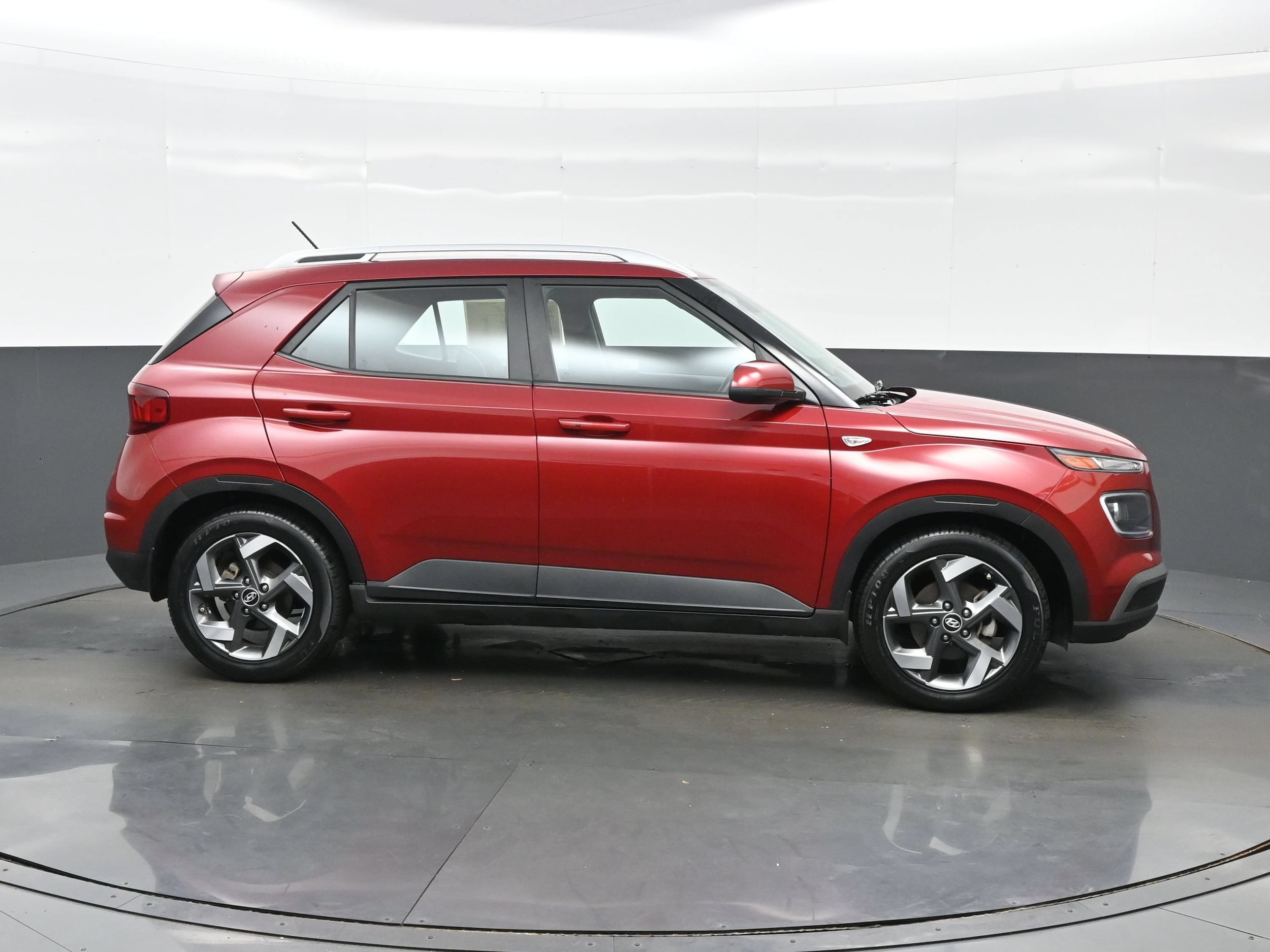 2024 Hyundai Venue Limited - Photo 7