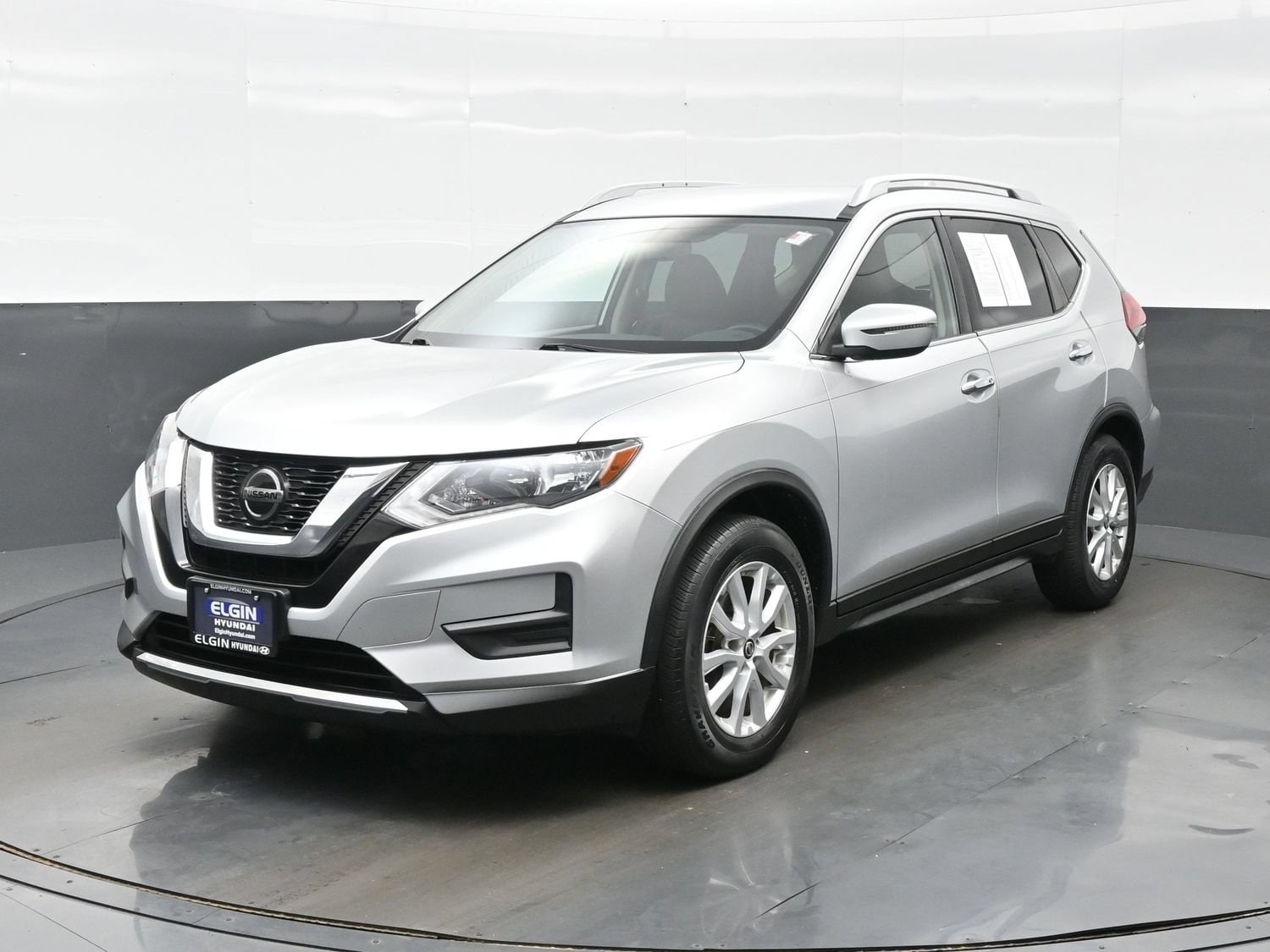 Used 2018 Nissan Rogue SV with VIN JN8AT2MT5JW455411 for sale in Bartlett, IL