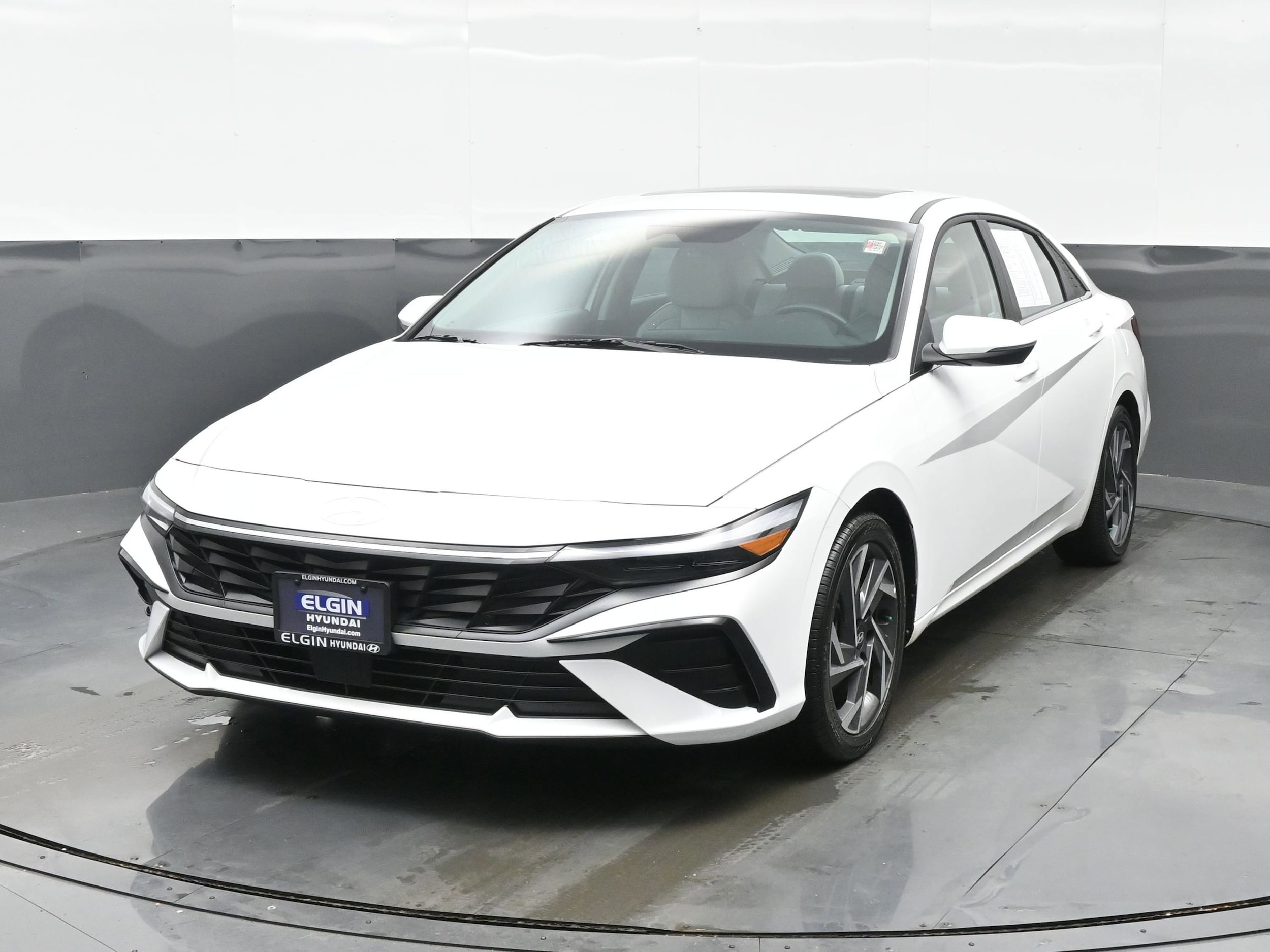 2025 Hyundai Elantra Limited's photo