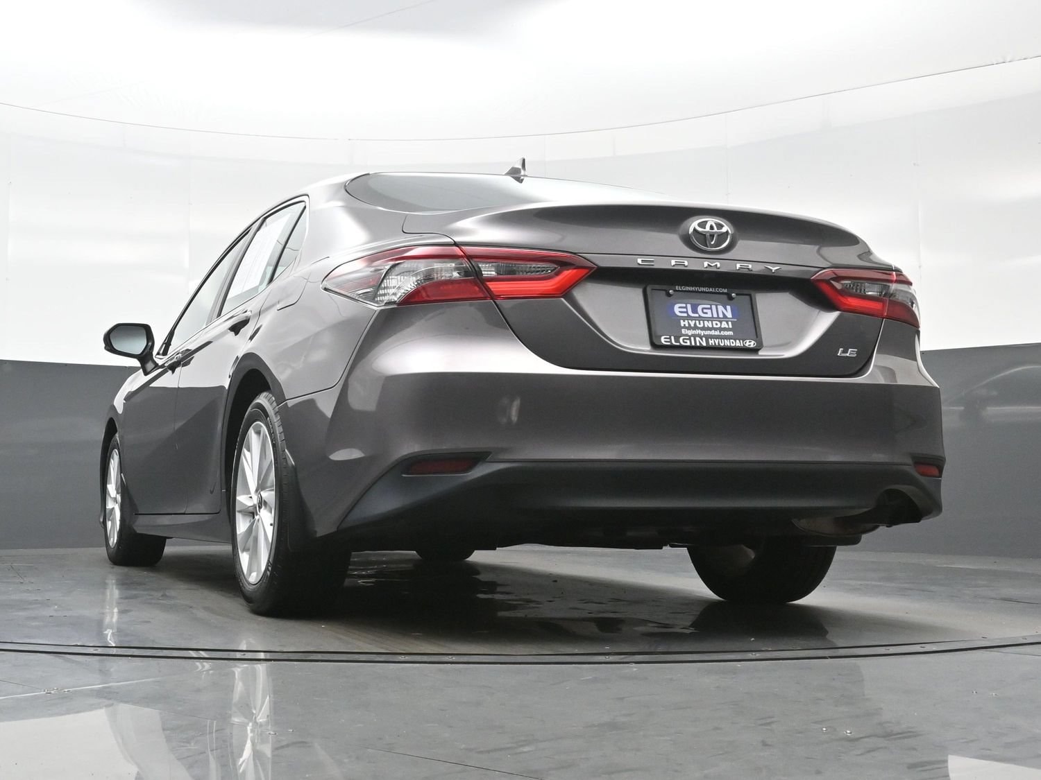 2021 Toyota Camry LE - Photo 30