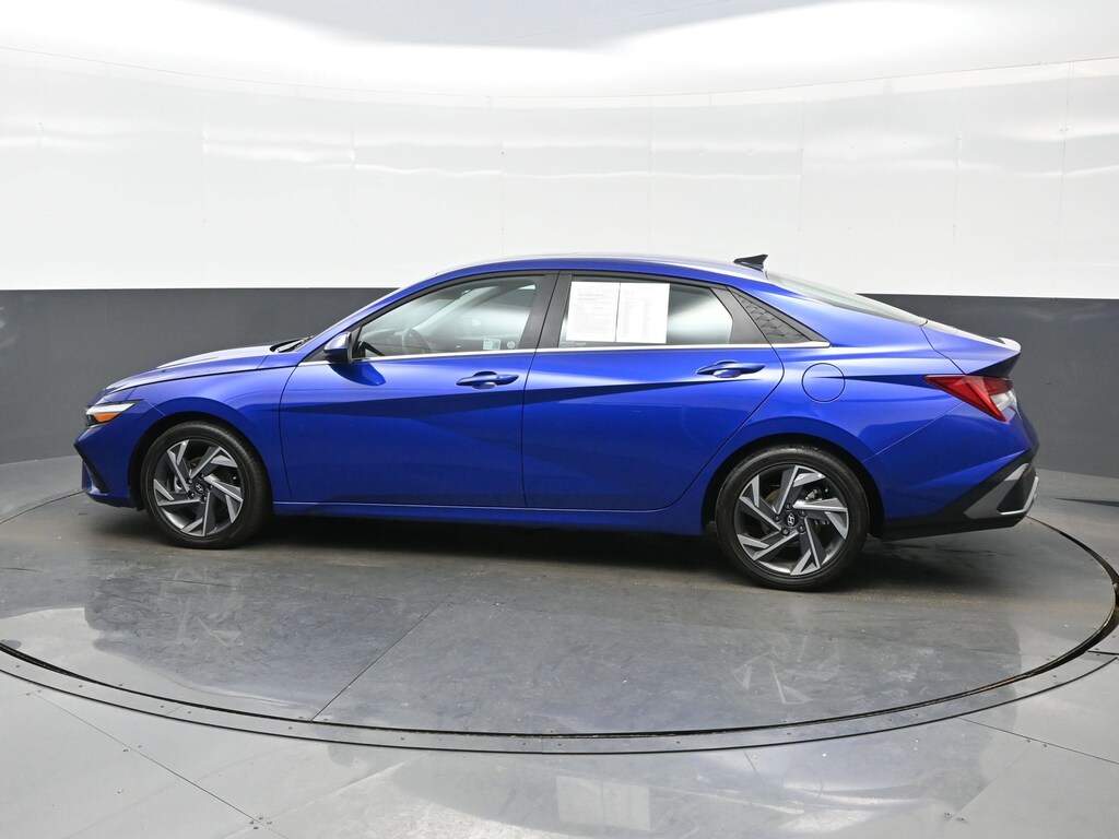Certified 2025 Hyundai Elantra SEL Convenience Sedan
