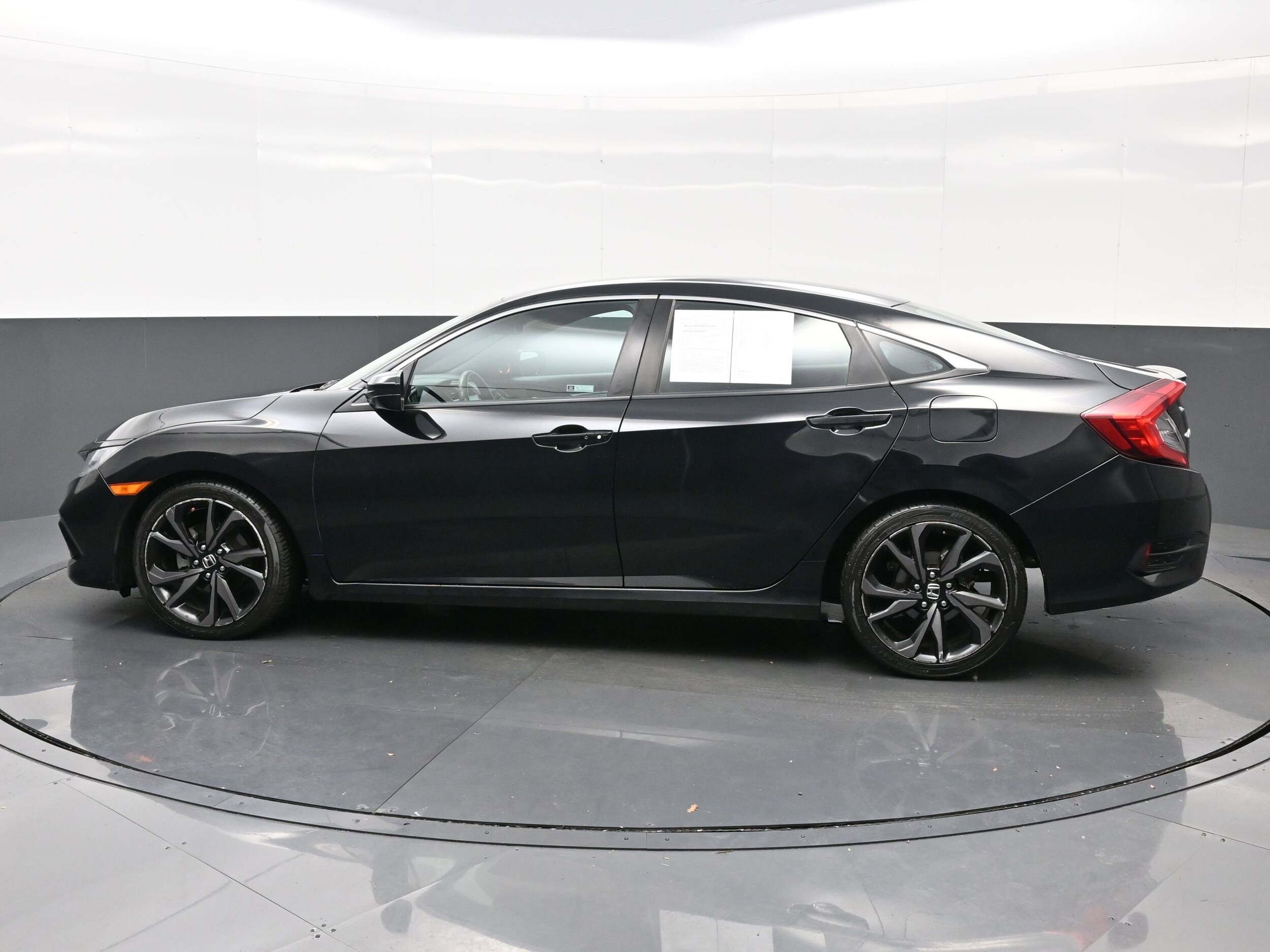 2020 Honda Civic Sport photo 3