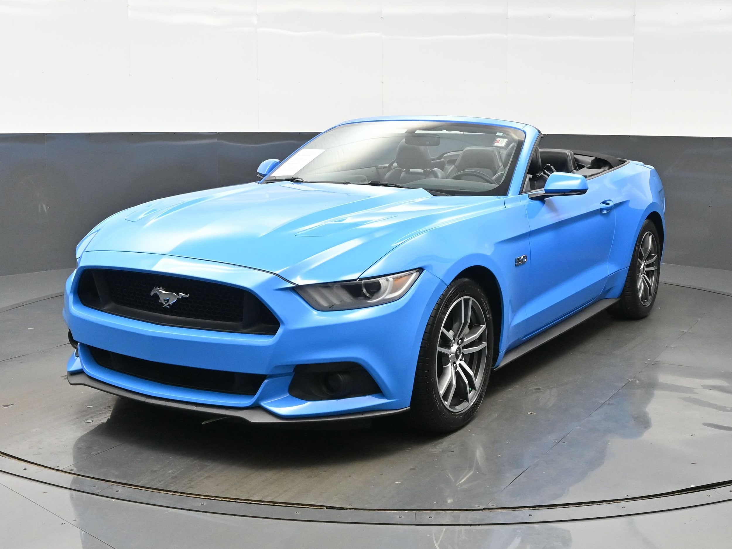 2017 Ford Mustang GT Convertible Premium's photo