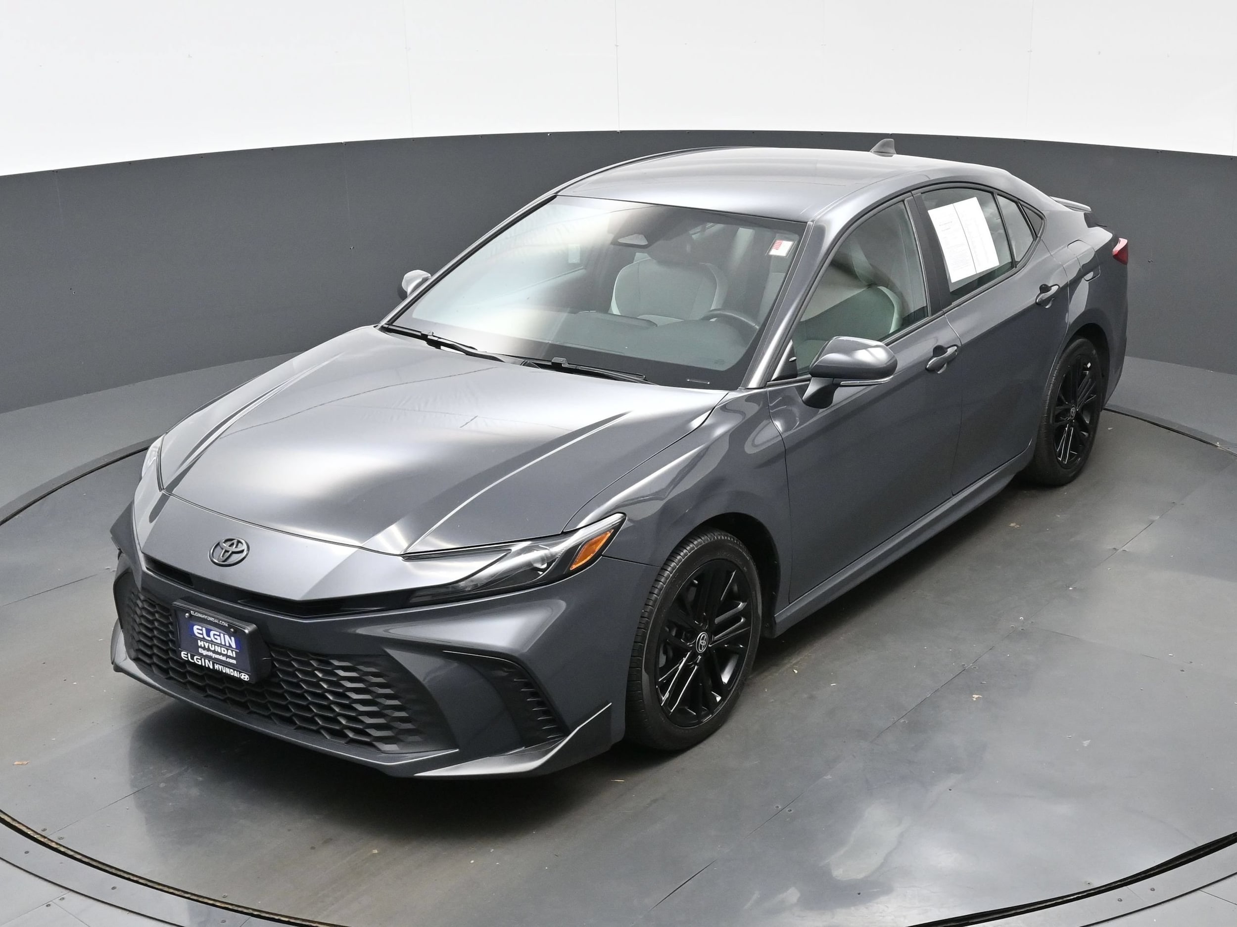 2025 Toyota Camry SE - Photo 34
