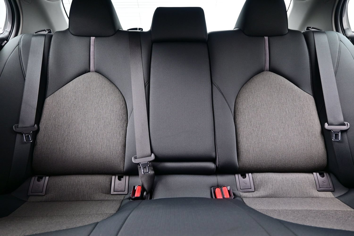 2021 Toyota Camry LE - Photo 16