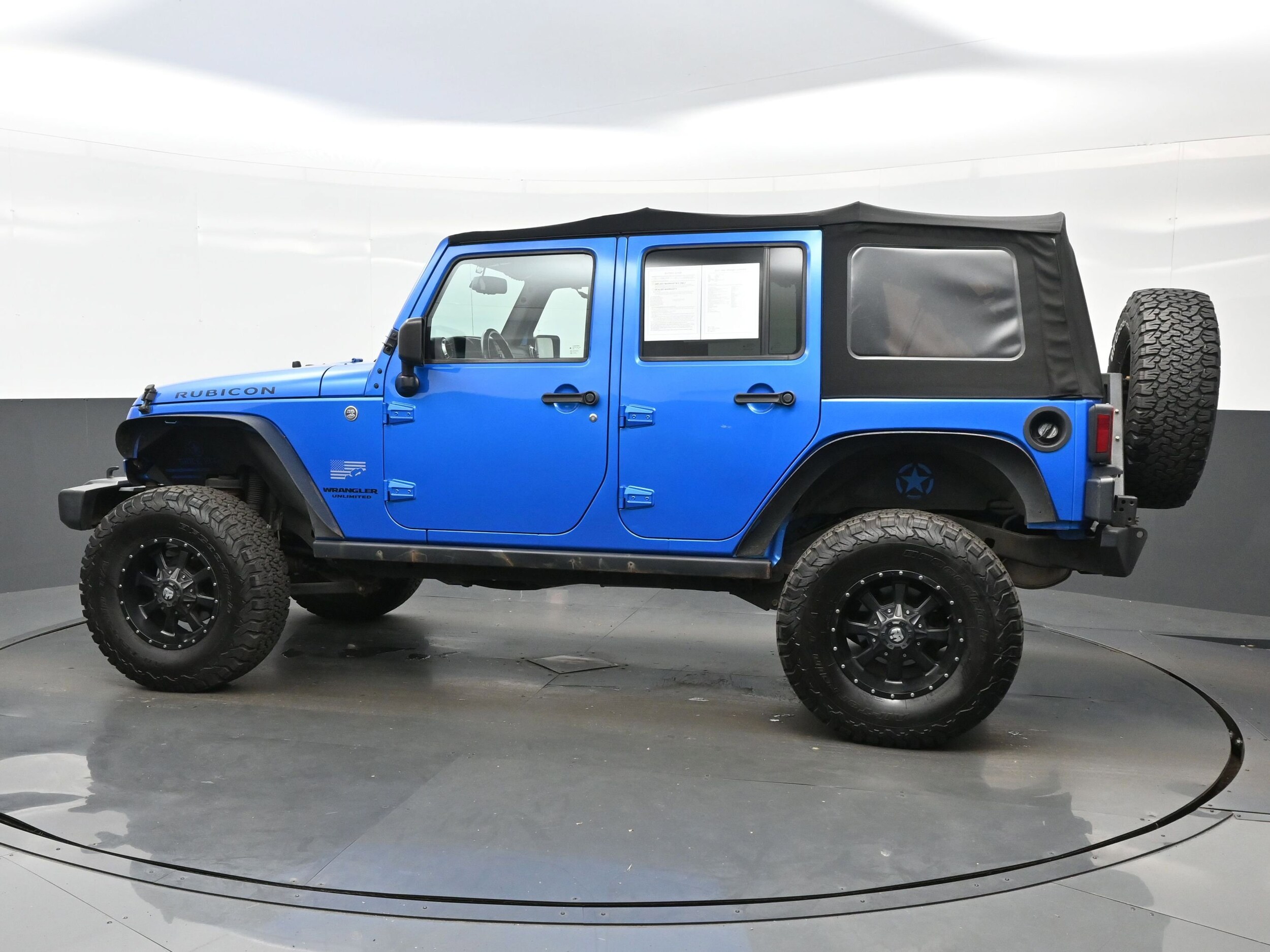2015 Jeep Wrangler Unlimited Rubicon photo 3