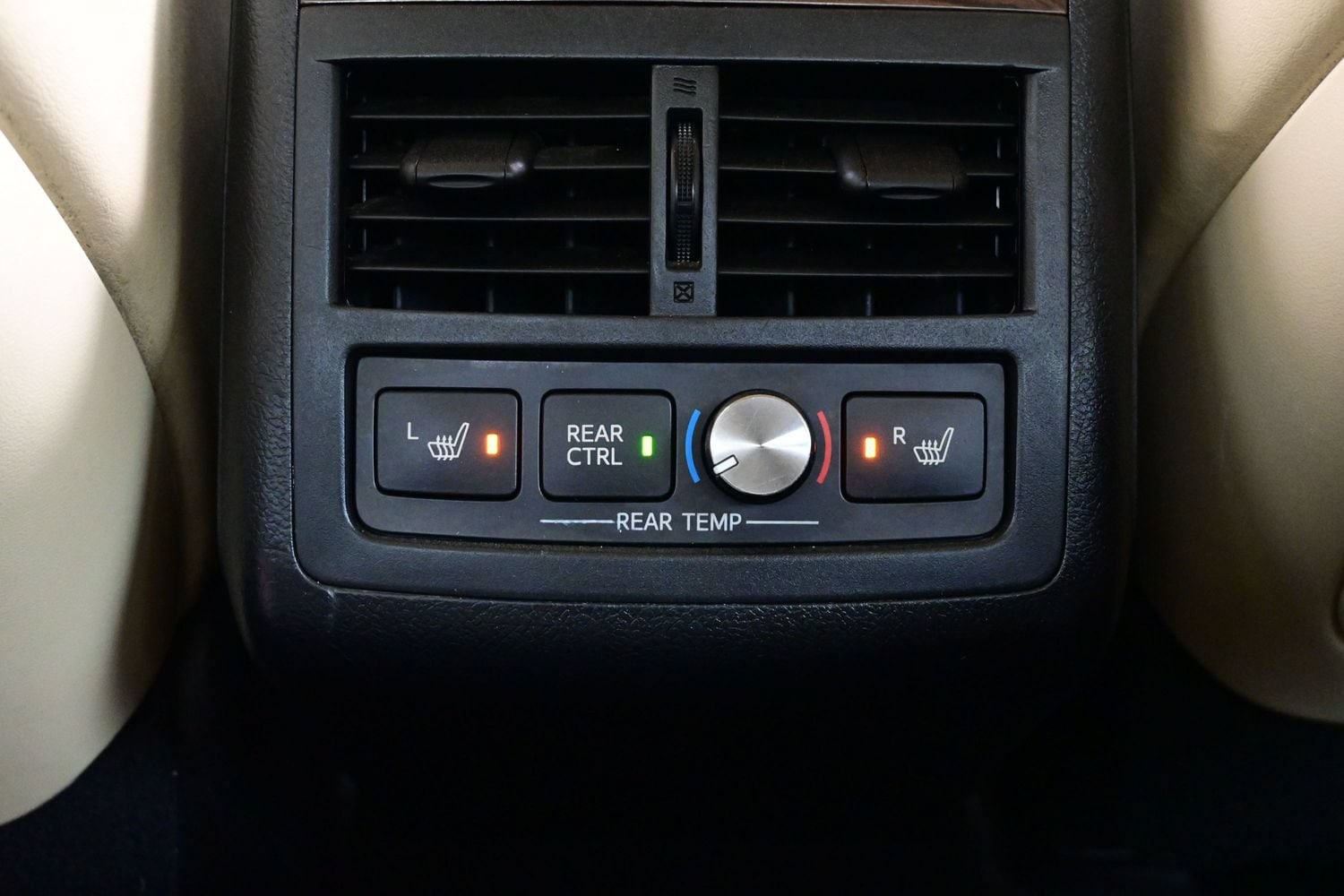 2014 Toyota Avalon Limited Hybrid - Photo 16