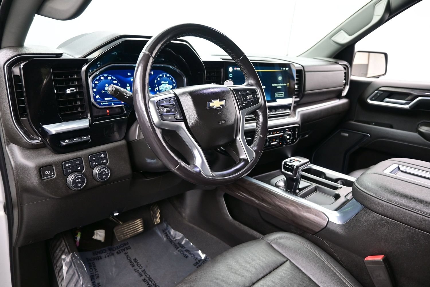 2022 Chevrolet Silverado 1500 LTZ - Photo 13