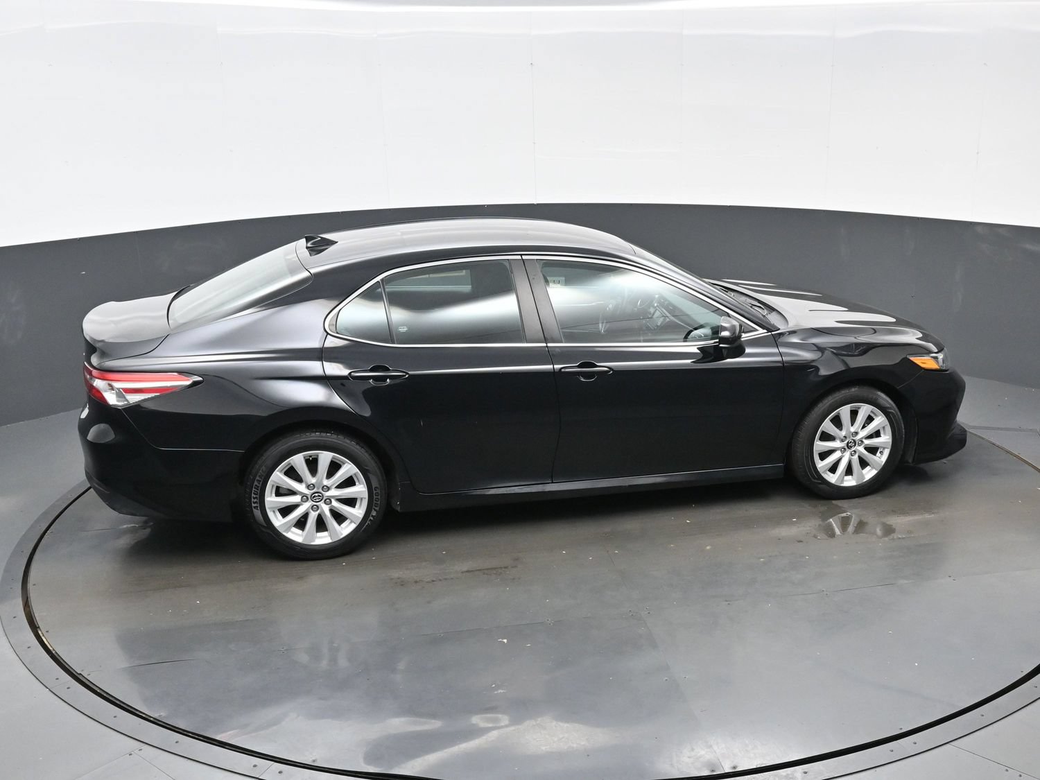 2020 Toyota Camry LE - Photo 37