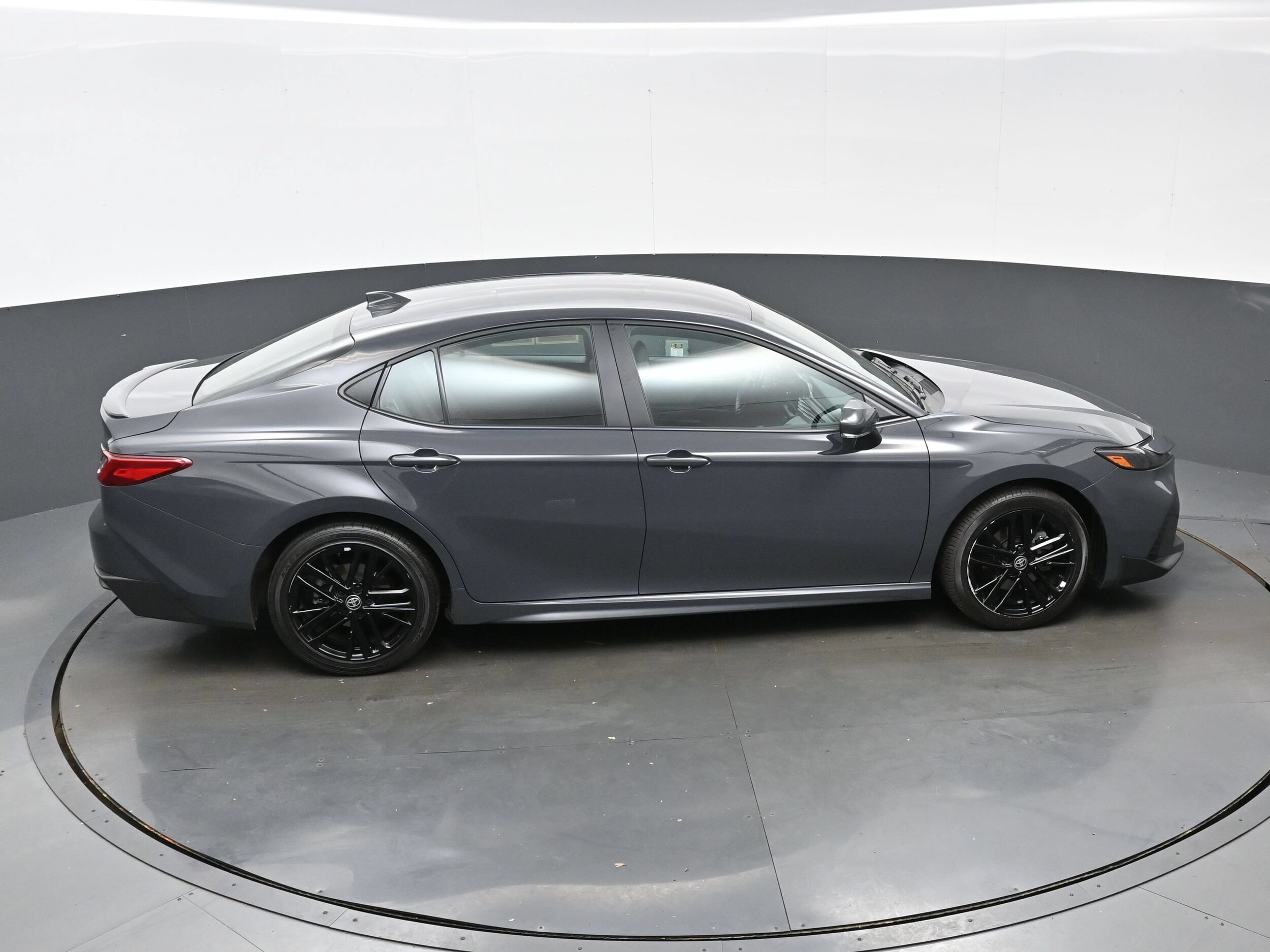 2025 Toyota Camry SE - Photo 39