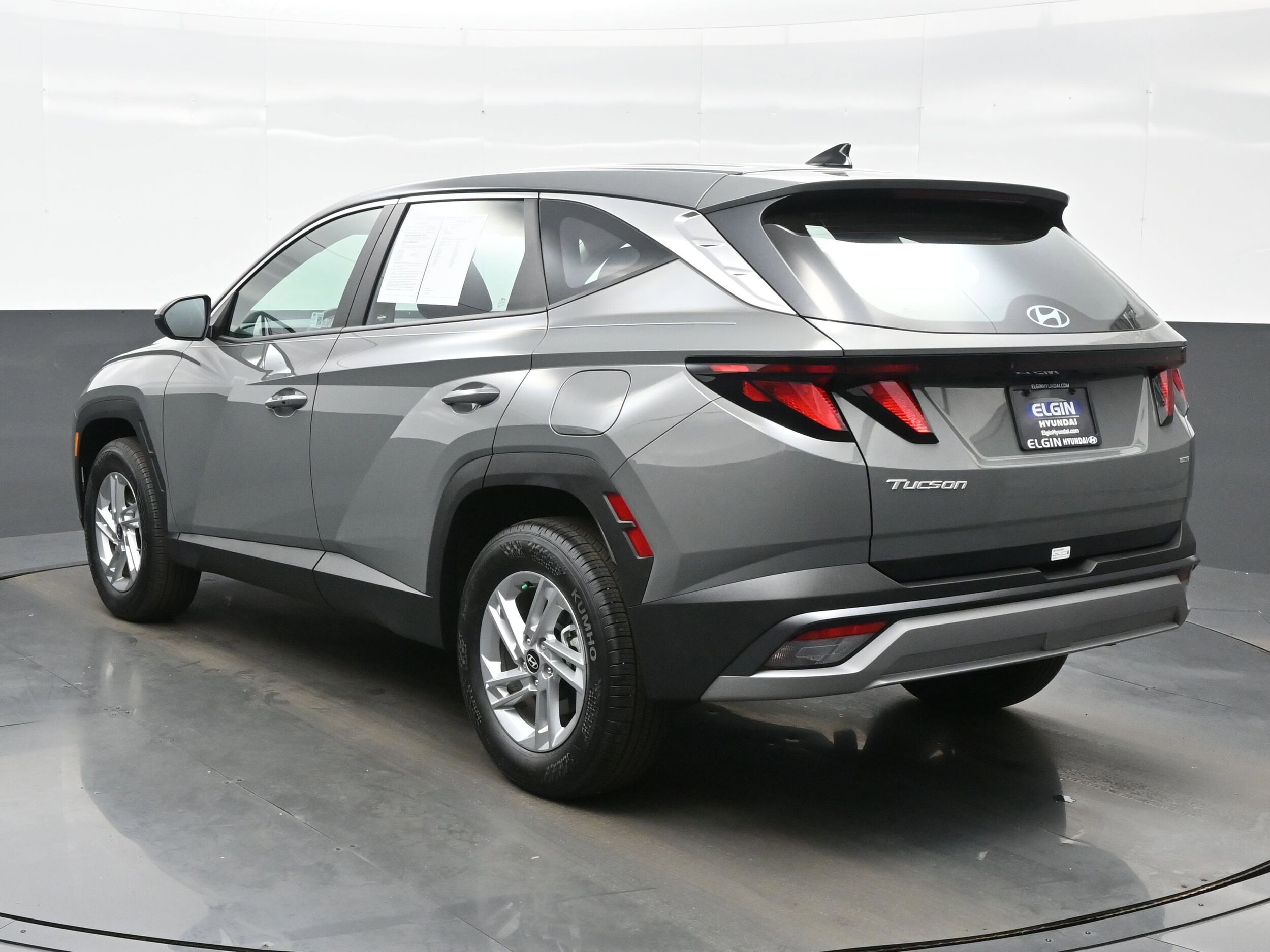 2025 Hyundai Tucson SE photo 3