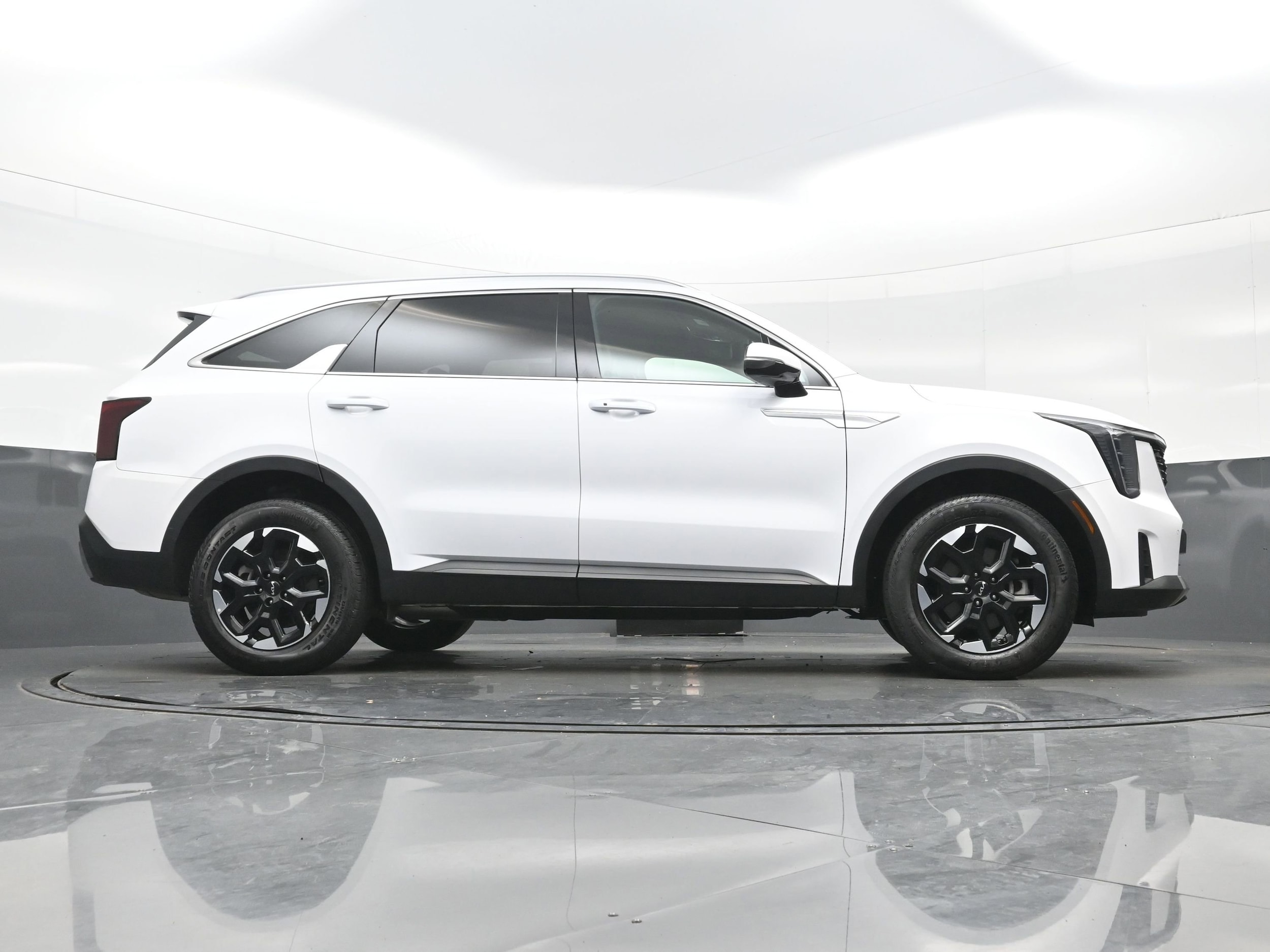 2024 Kia Sorento S - Photo 35