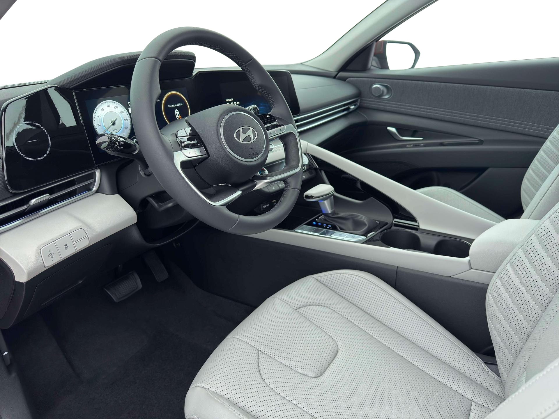 2026 Hyundai Elantra Limited - Photo 14