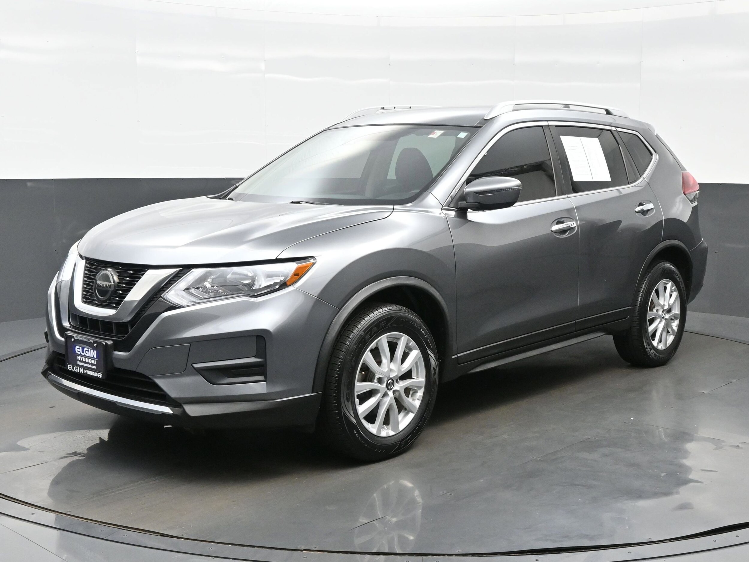 2020 Nissan Rogue SV photo 2