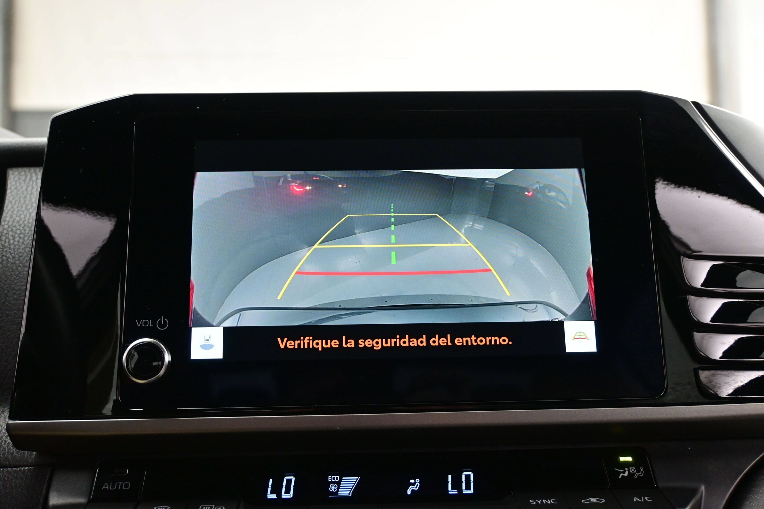 2025 Toyota Camry SE - Photo 19