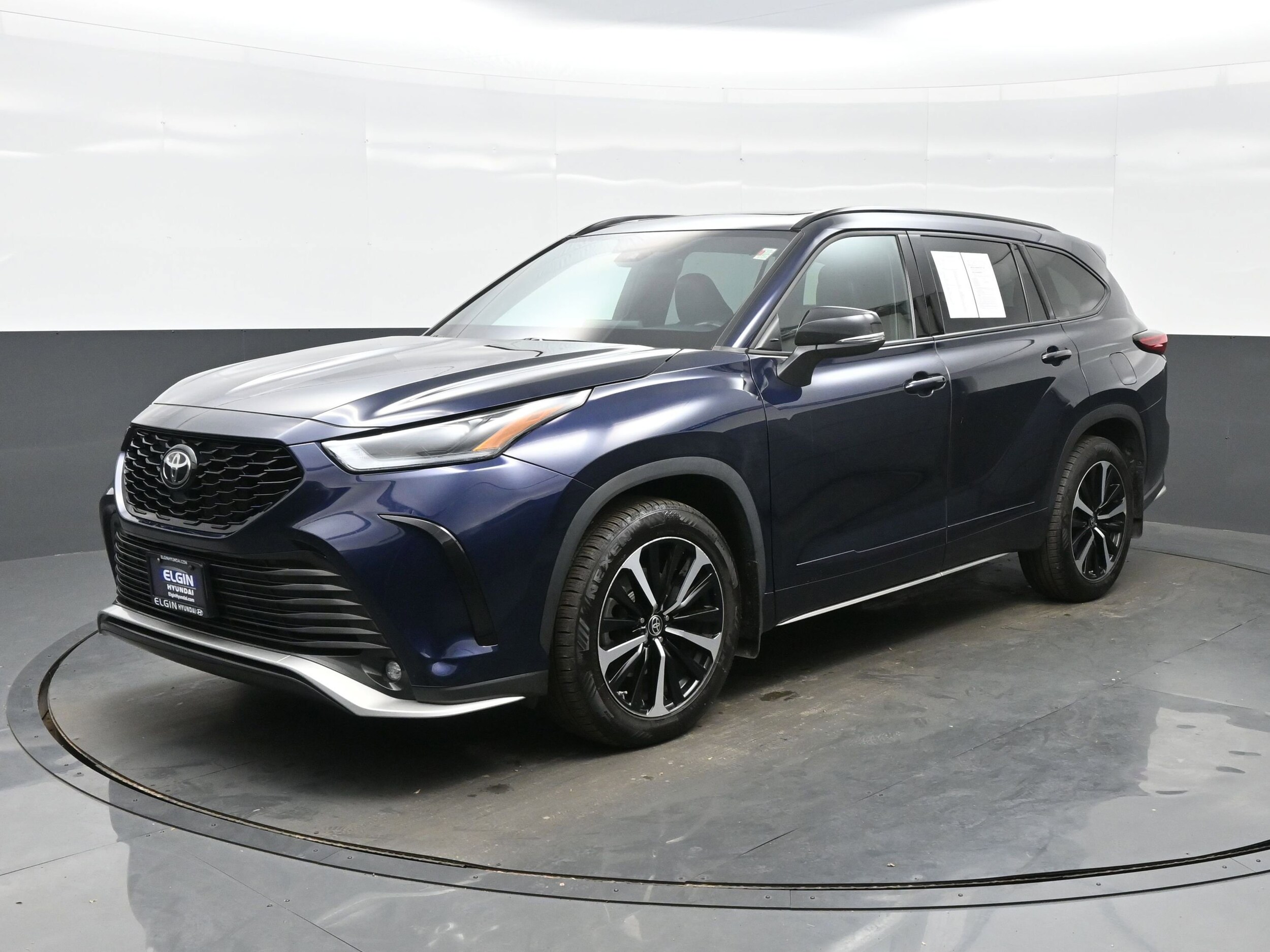 2022 Toyota Highlander XSE photo 2