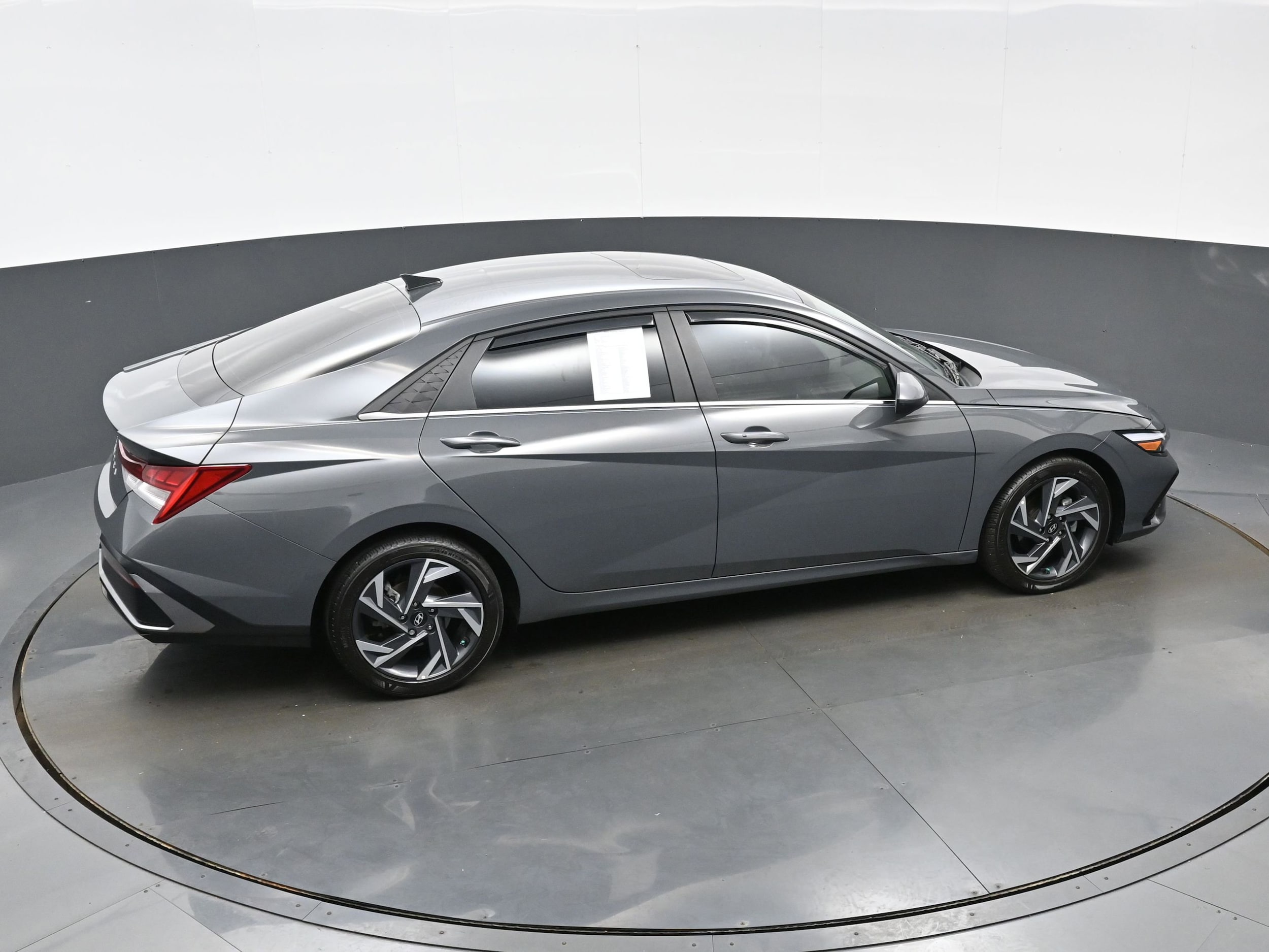 2024 Hyundai Elantra SEL - Photo 38