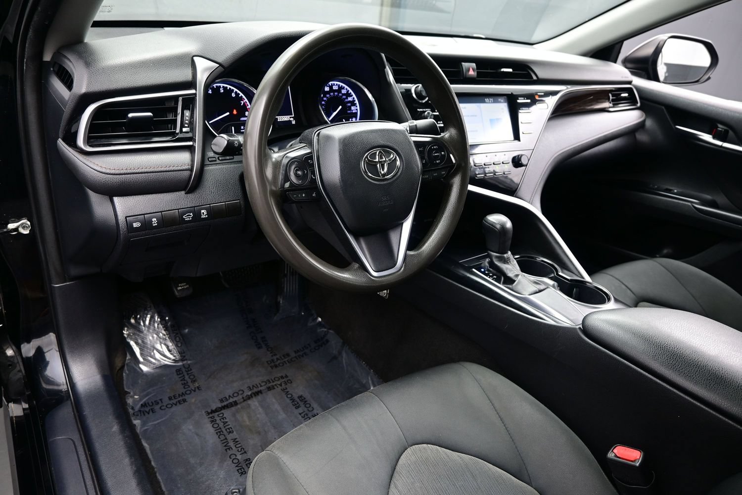 2020 Toyota Camry LE - Photo 13