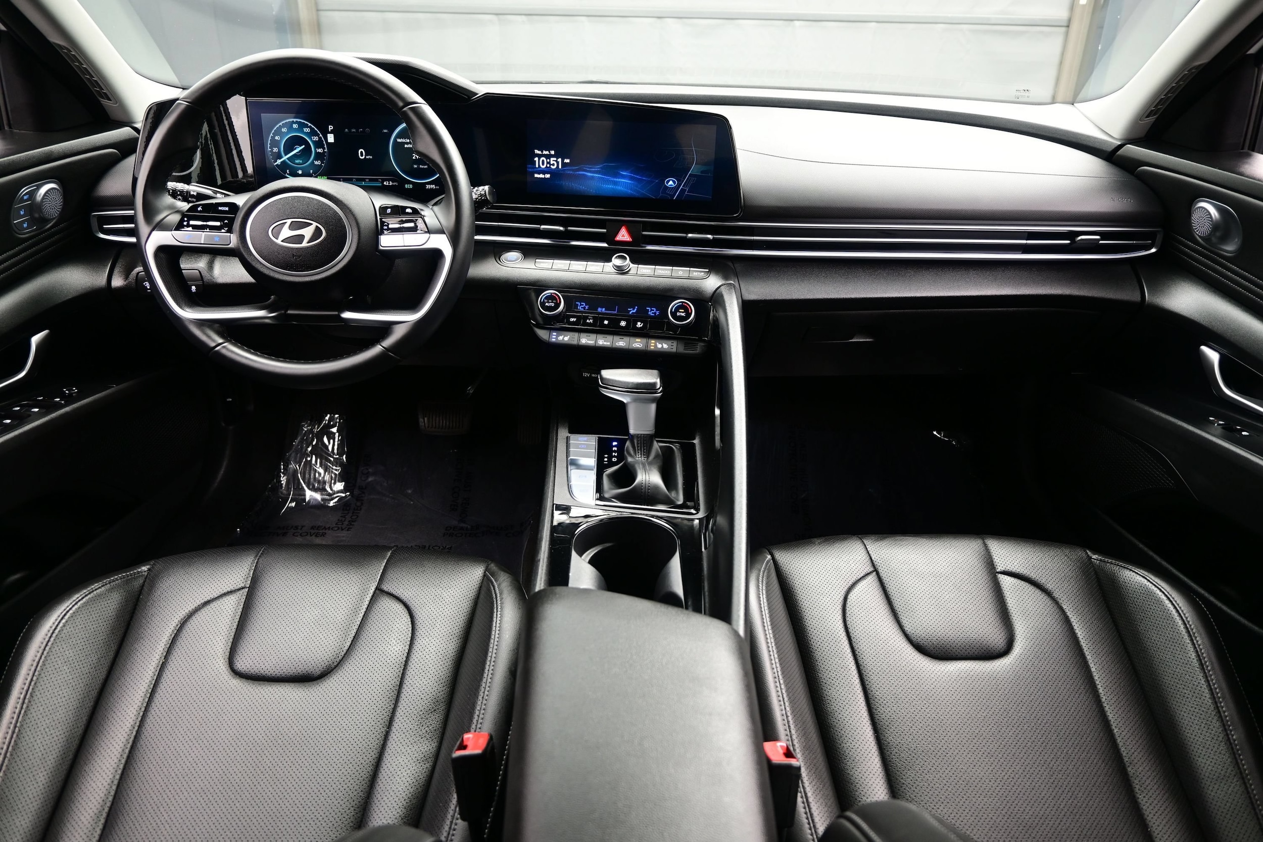 2025 Hyundai Elantra Limited - Photo 17