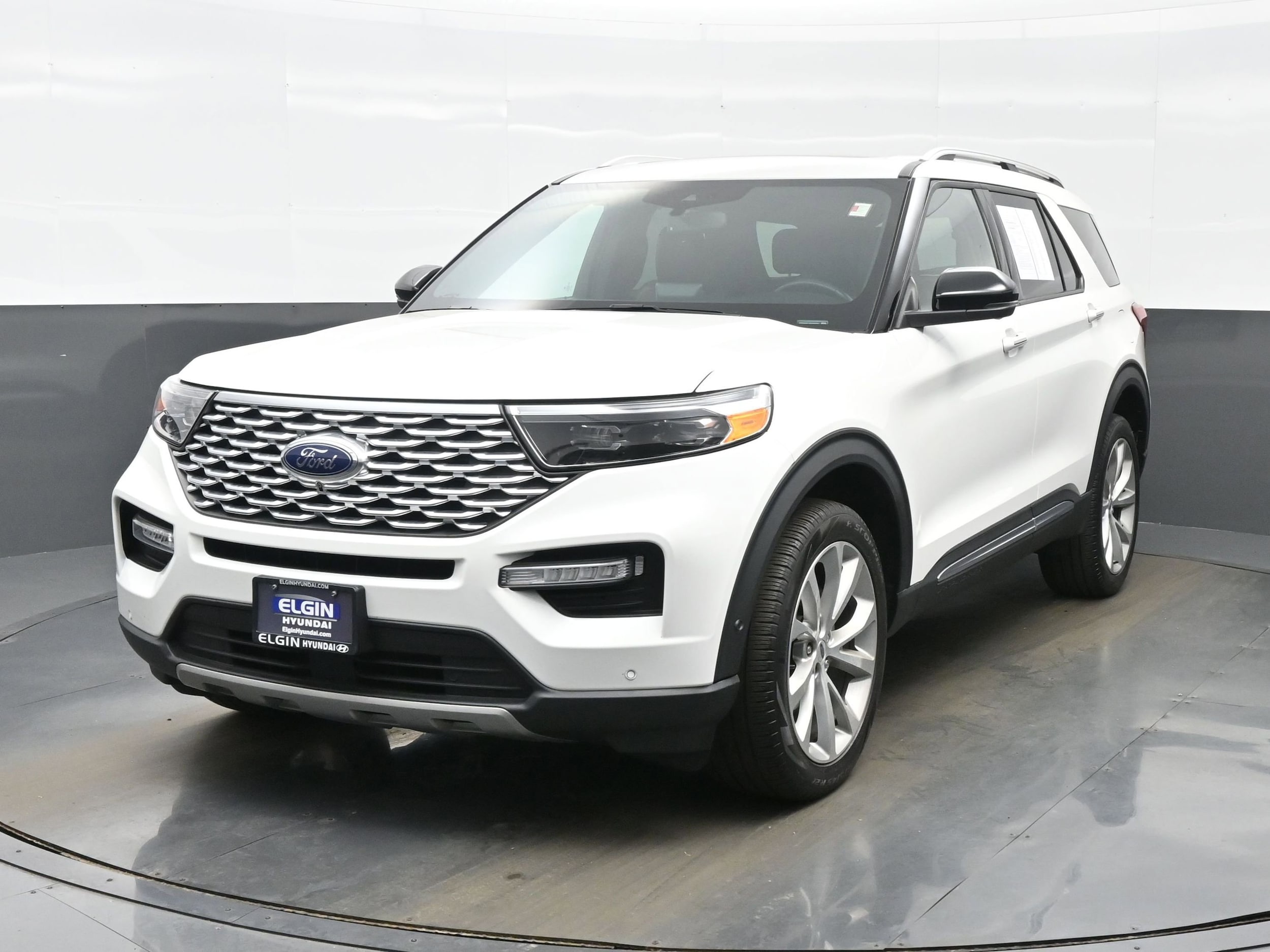 2023 Ford Explorer Platinum 4WD's photo