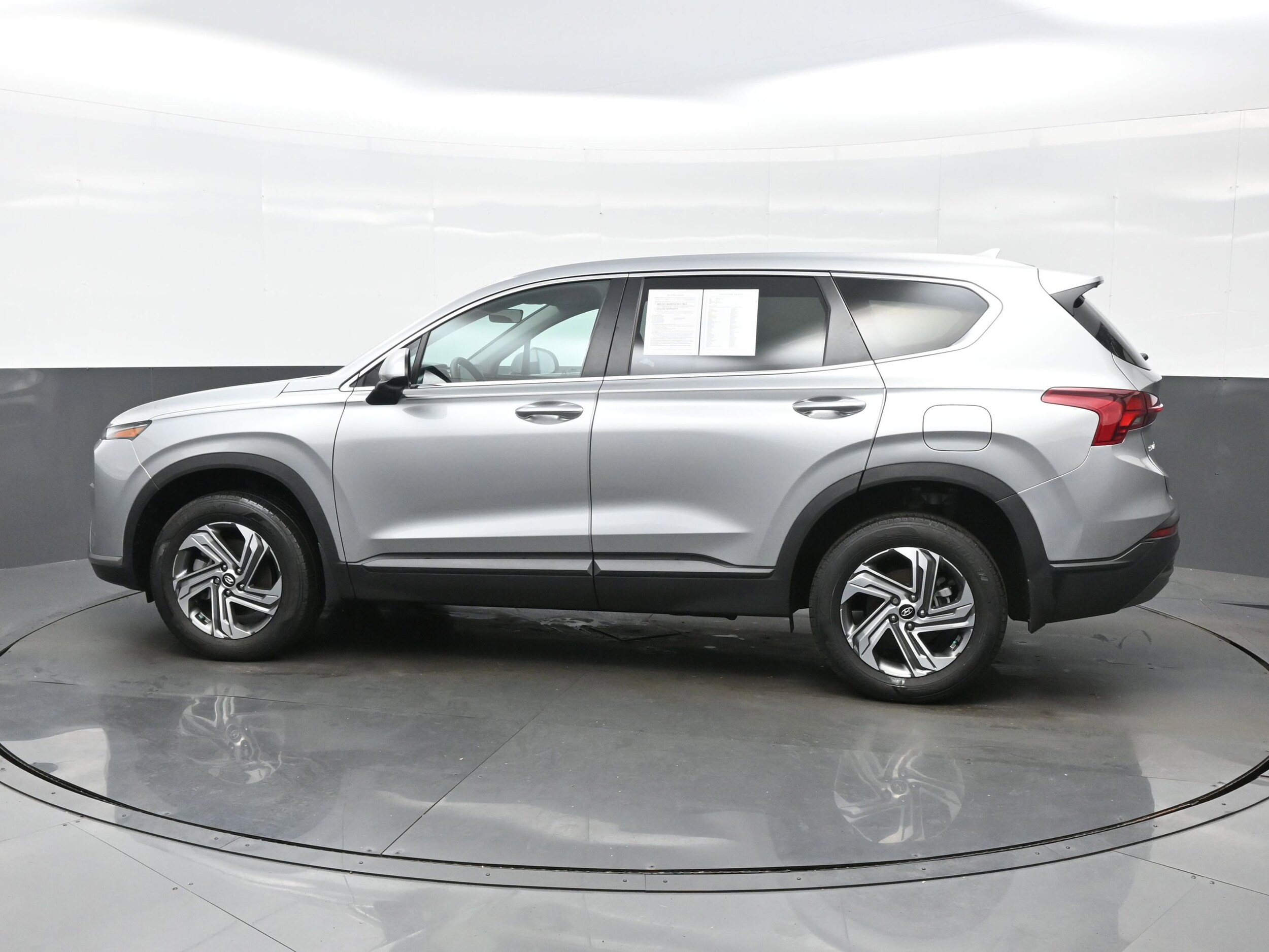 2023 Hyundai Santa Fe SE photo 3