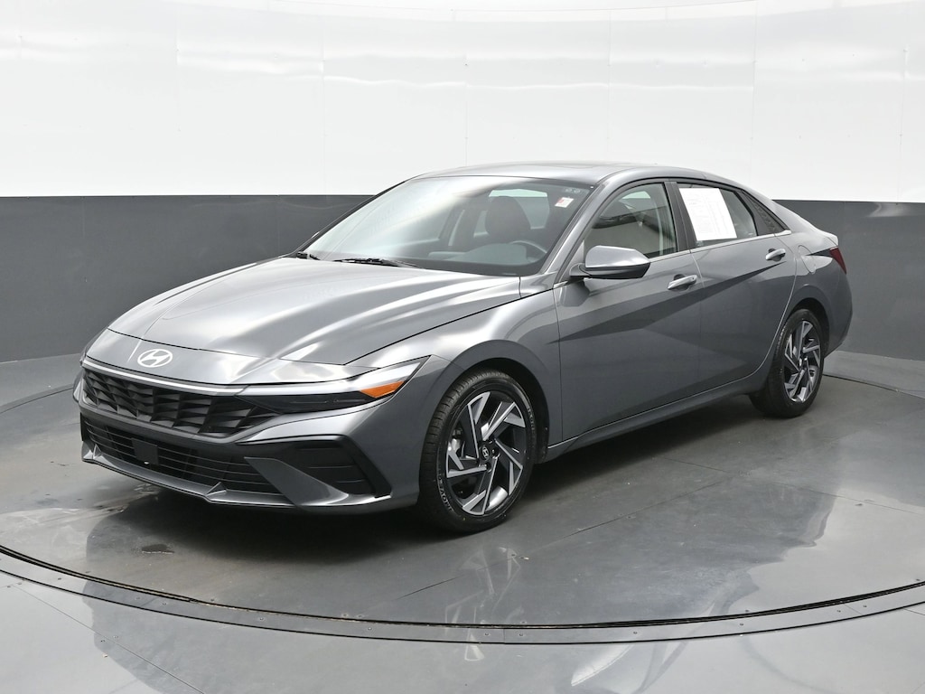 Certified 2025 Hyundai Elantra SEL Convenience Sedan