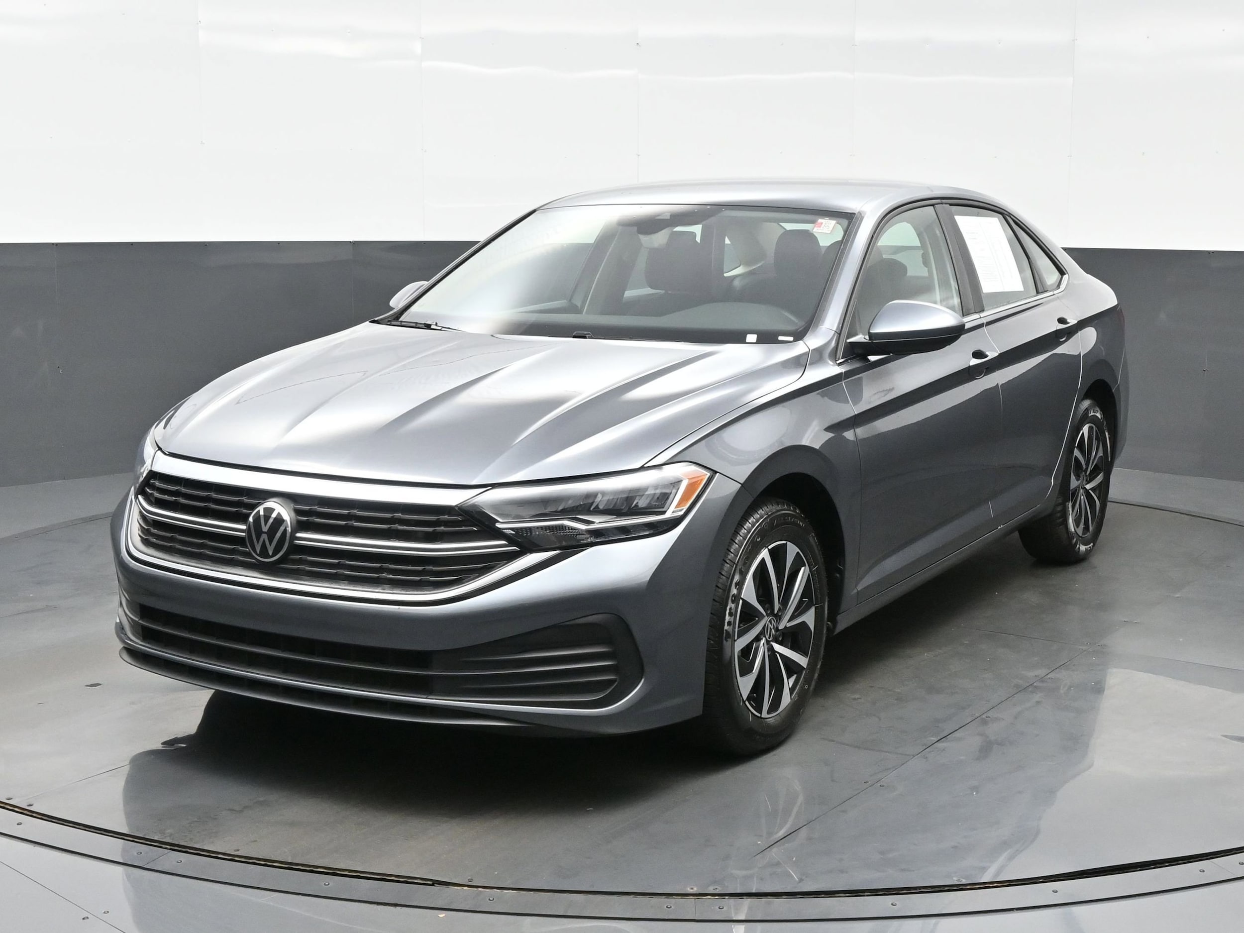 2024 Volkswagen Jetta S's photo