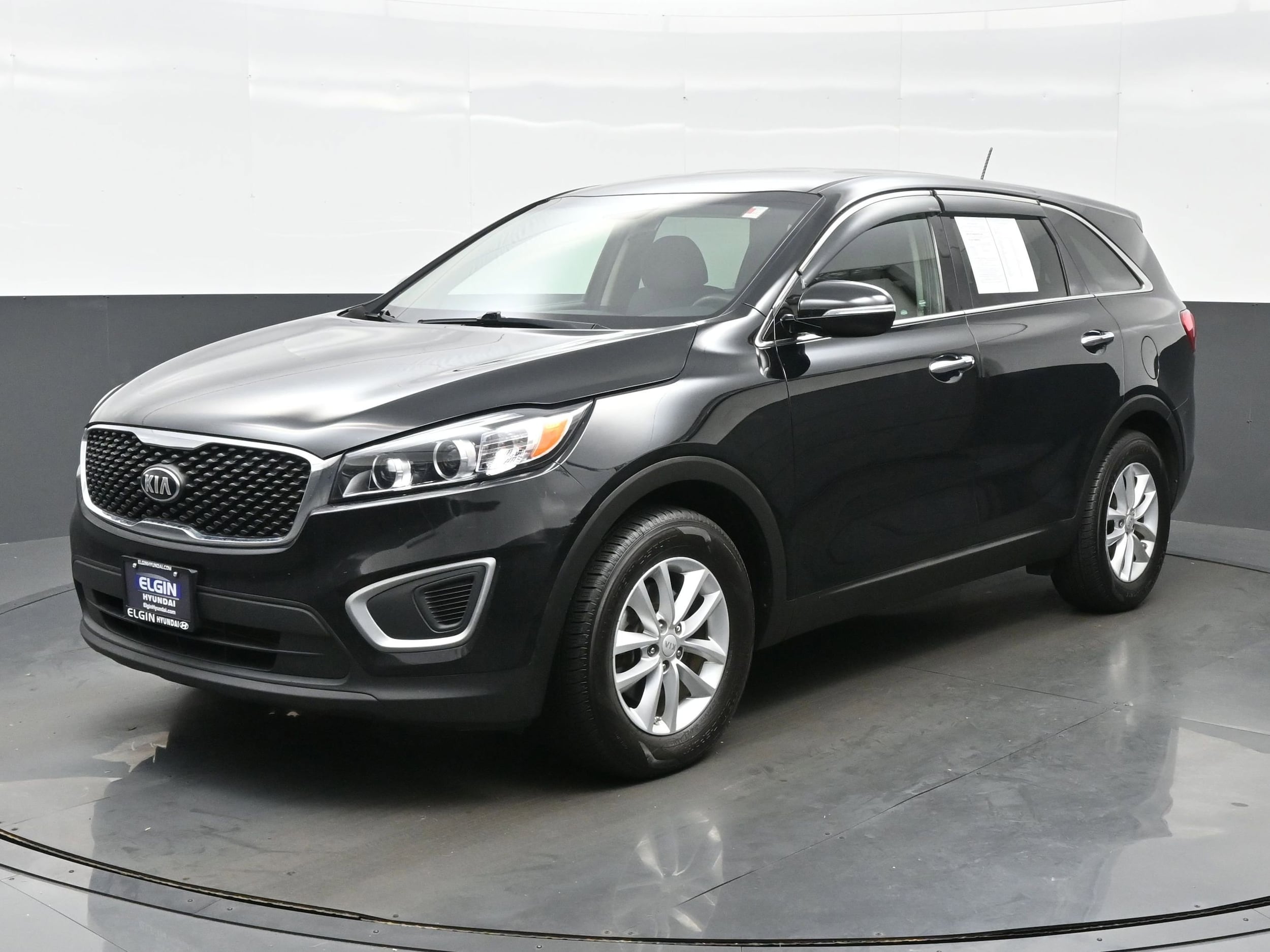 Used 2018 Kia Sorento L with VIN 5XYPG4A32JG375426 for sale in Bartlett, IL