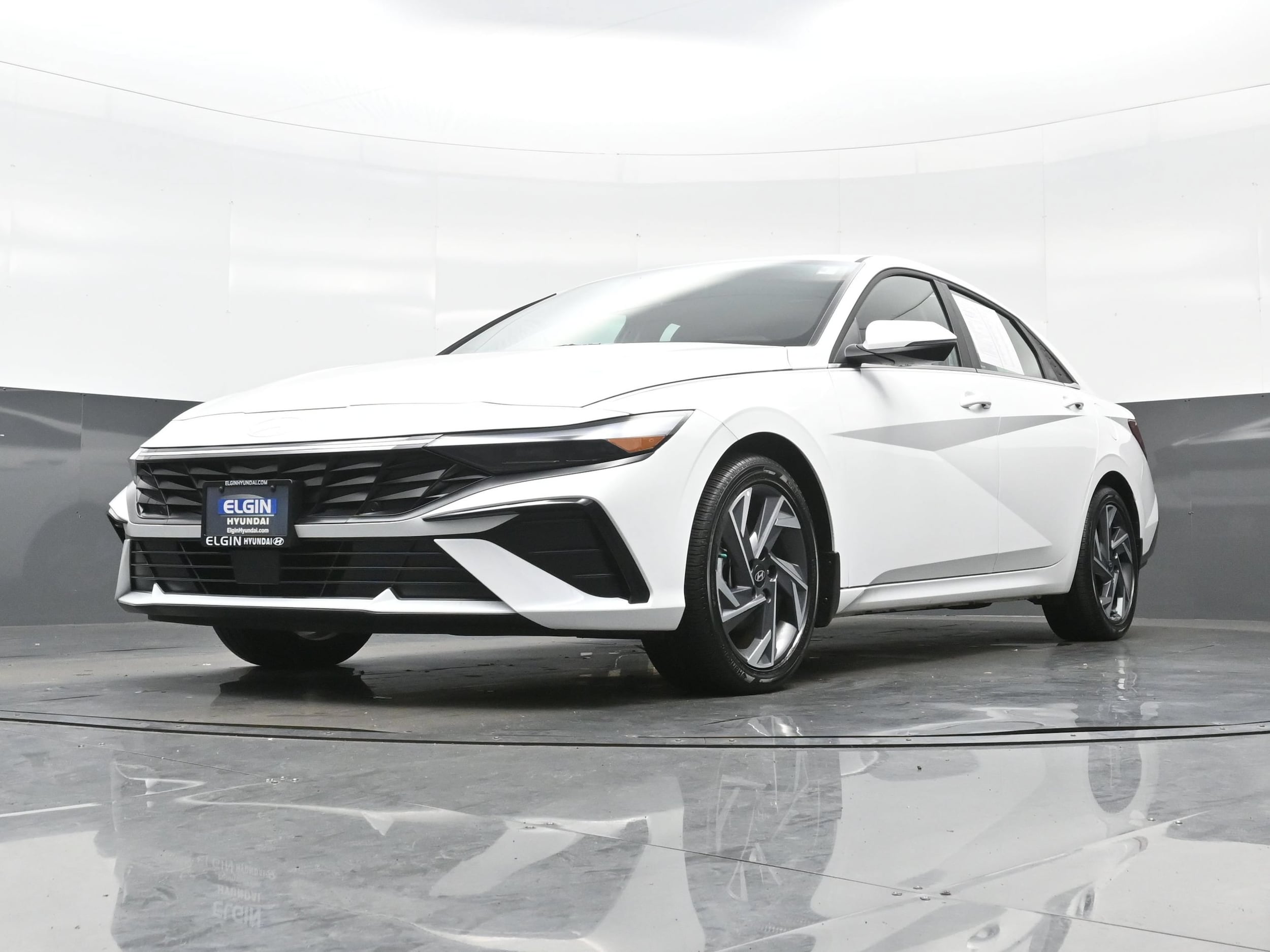 2025 Hyundai Elantra Limited - Photo 27