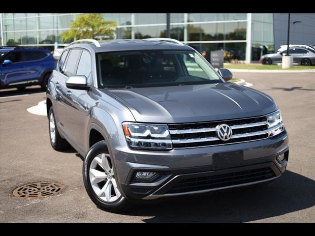 Used 2018 Volkswagen Atlas SE w/Tech with VIN 1V2LR2CA8JC534414 for sale in Elgin, IL