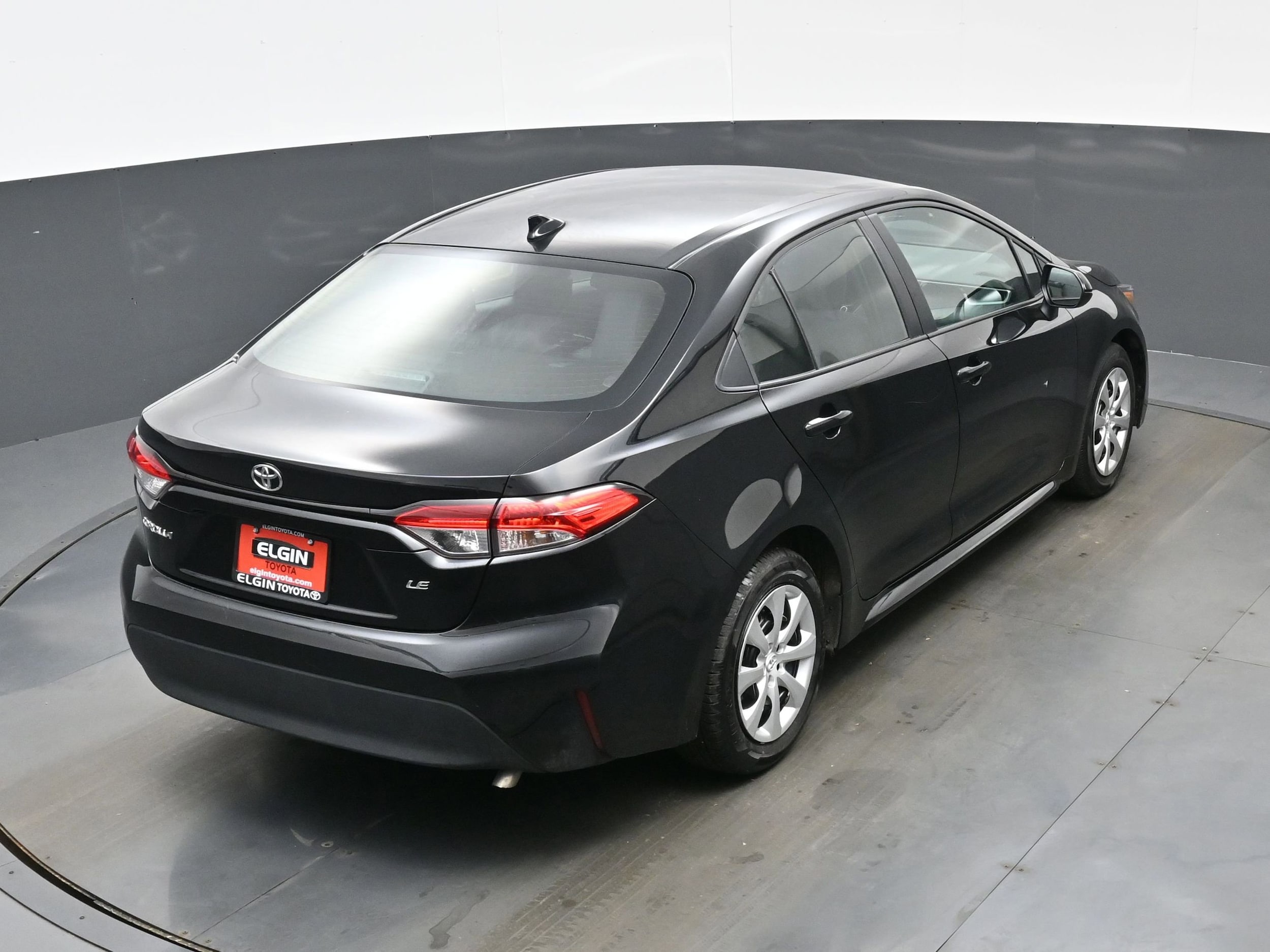2025 Toyota Corolla LE - Photo 38
