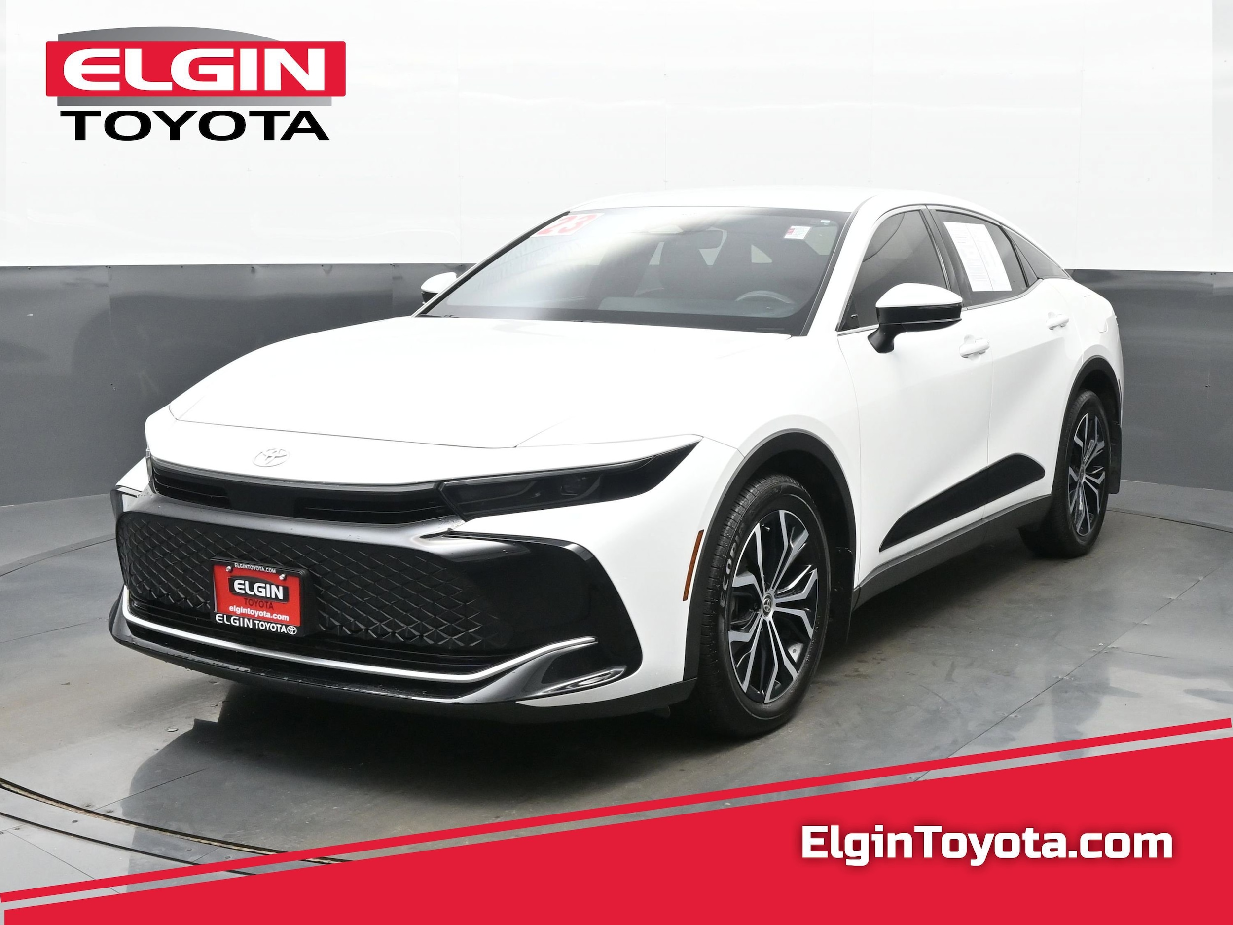 2023 Toyota Crown XLE AWD's photo