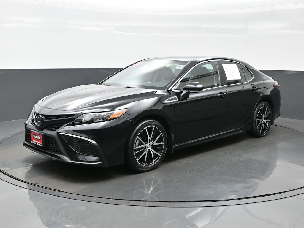 Used 2023 Toyota Camry SE Sedan