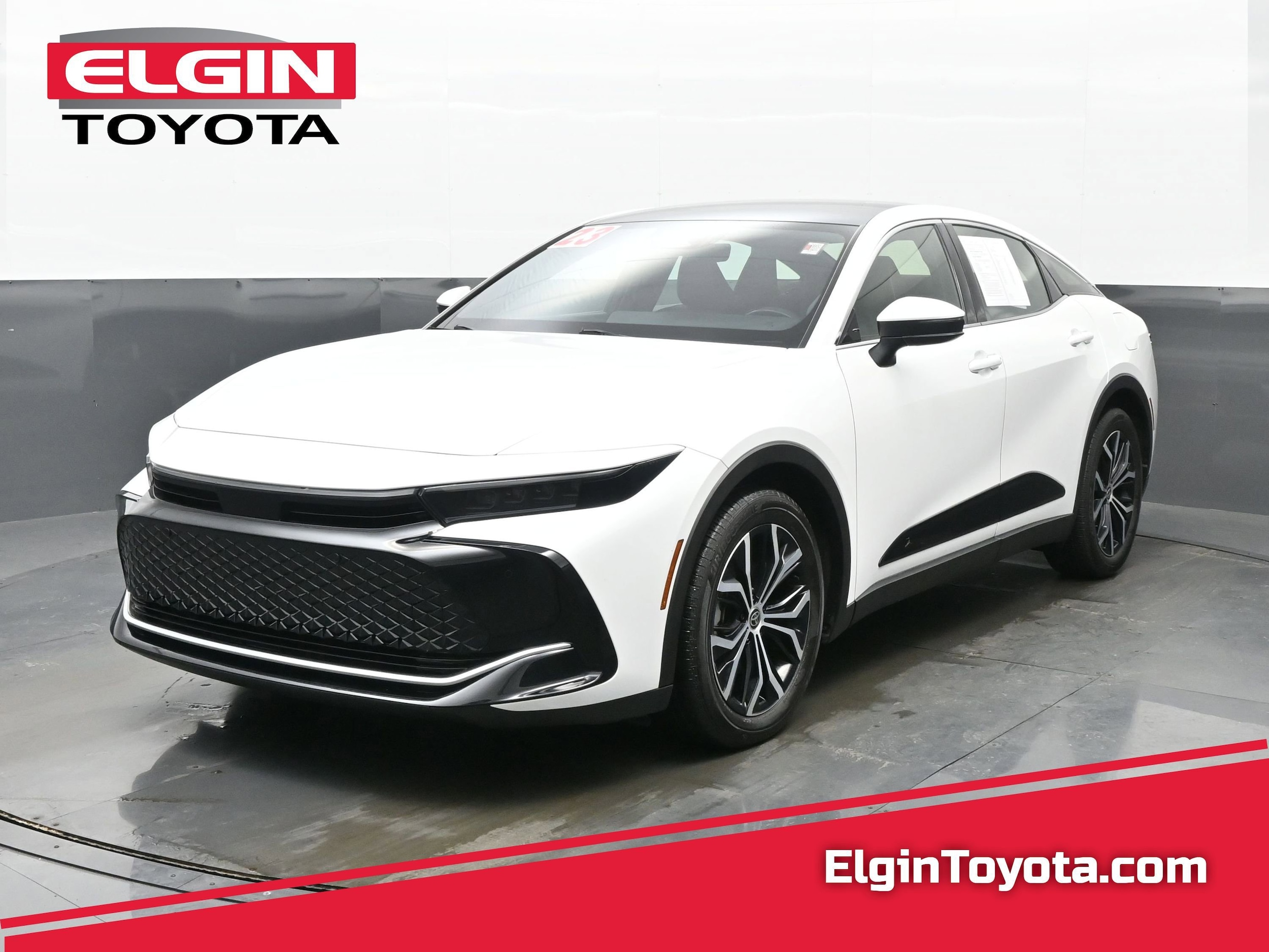 2023 Toyota Crown Limited's photo