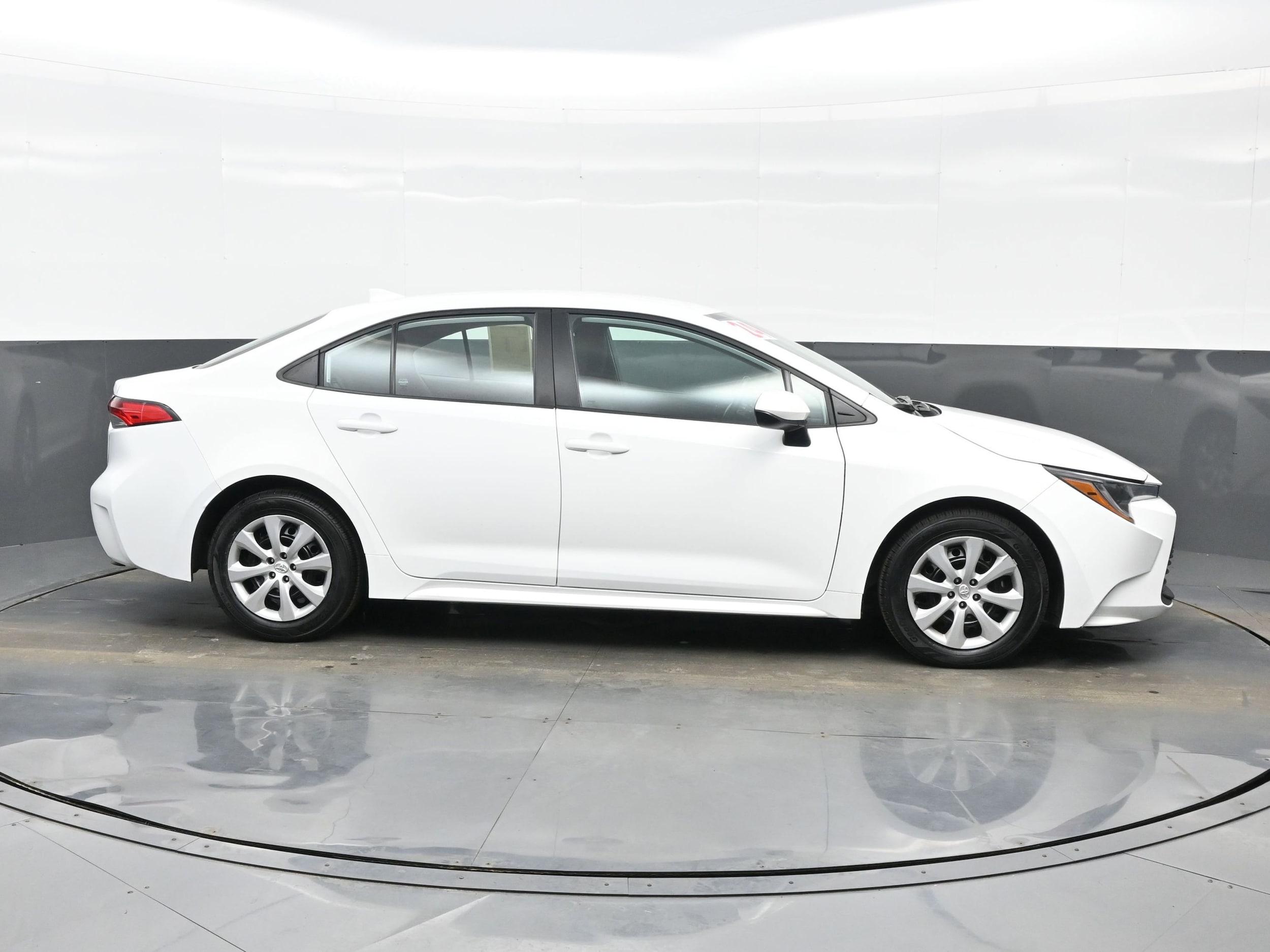 2024 Toyota Corolla LE - Photo 7