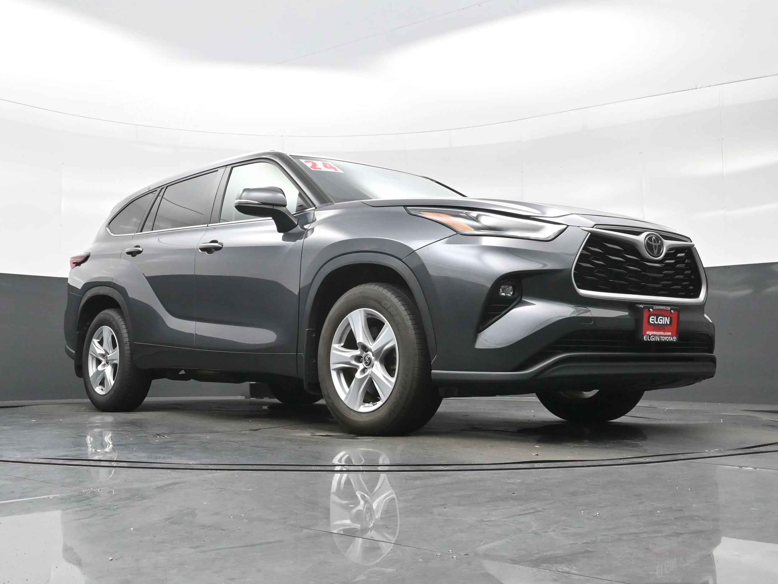 2024 Toyota Highlander LE - Photo 27