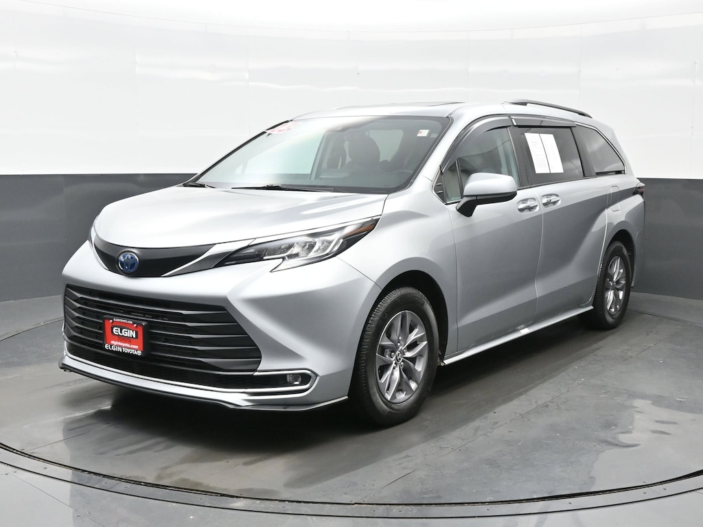 Used 2023 Toyota Sienna XLE Van Passenger Van