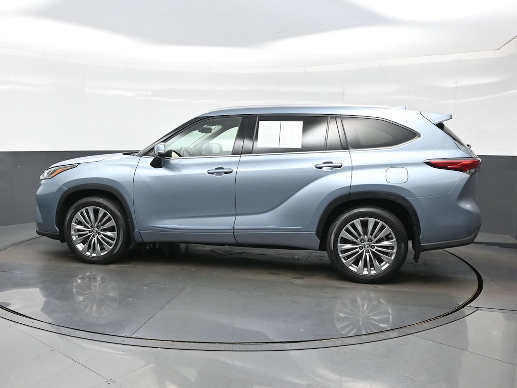 Used 2023 Toyota Highlander Platinum SUV