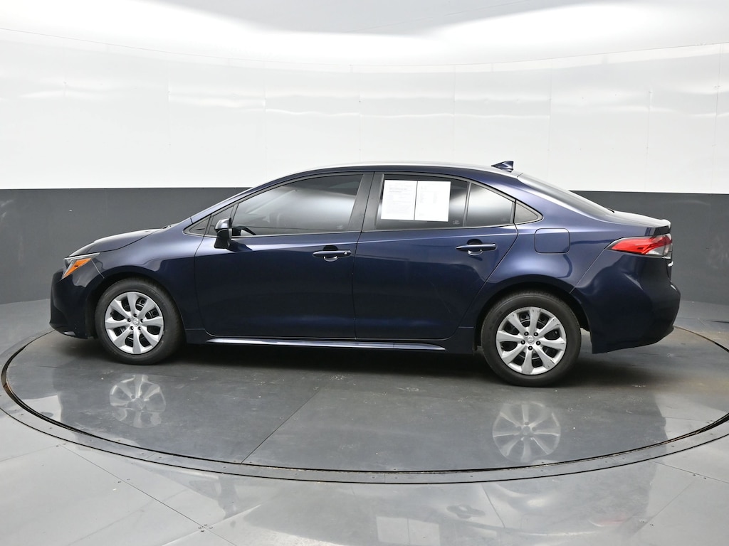 Used 2022 Toyota Corolla LE Sedan