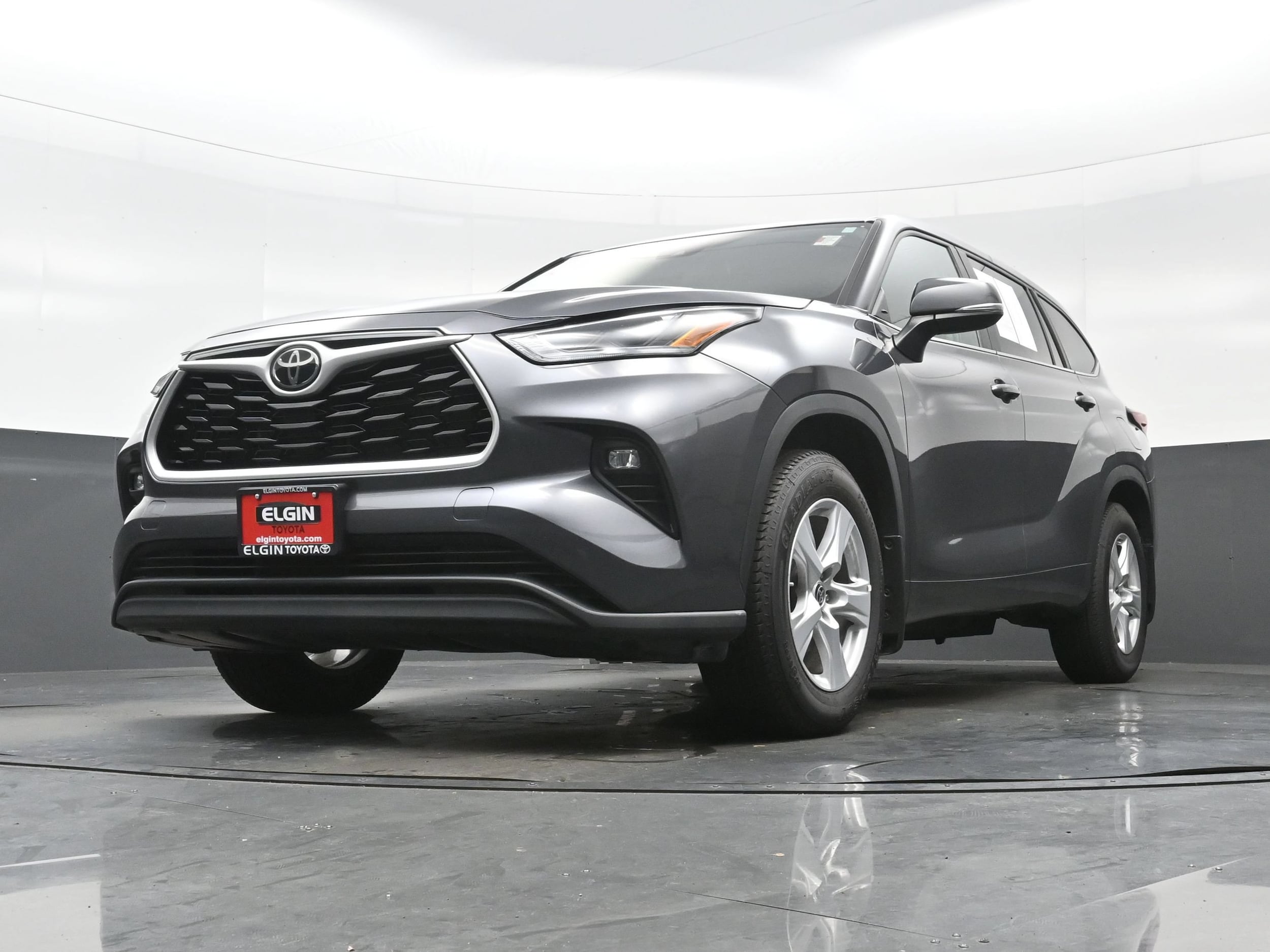 2024 Toyota Highlander LE - Photo 29