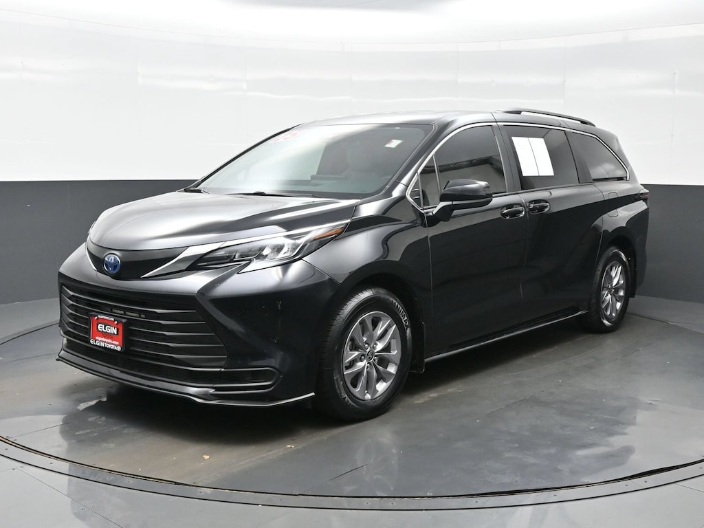 Used 2025 Toyota Sienna LE Van Passenger Van