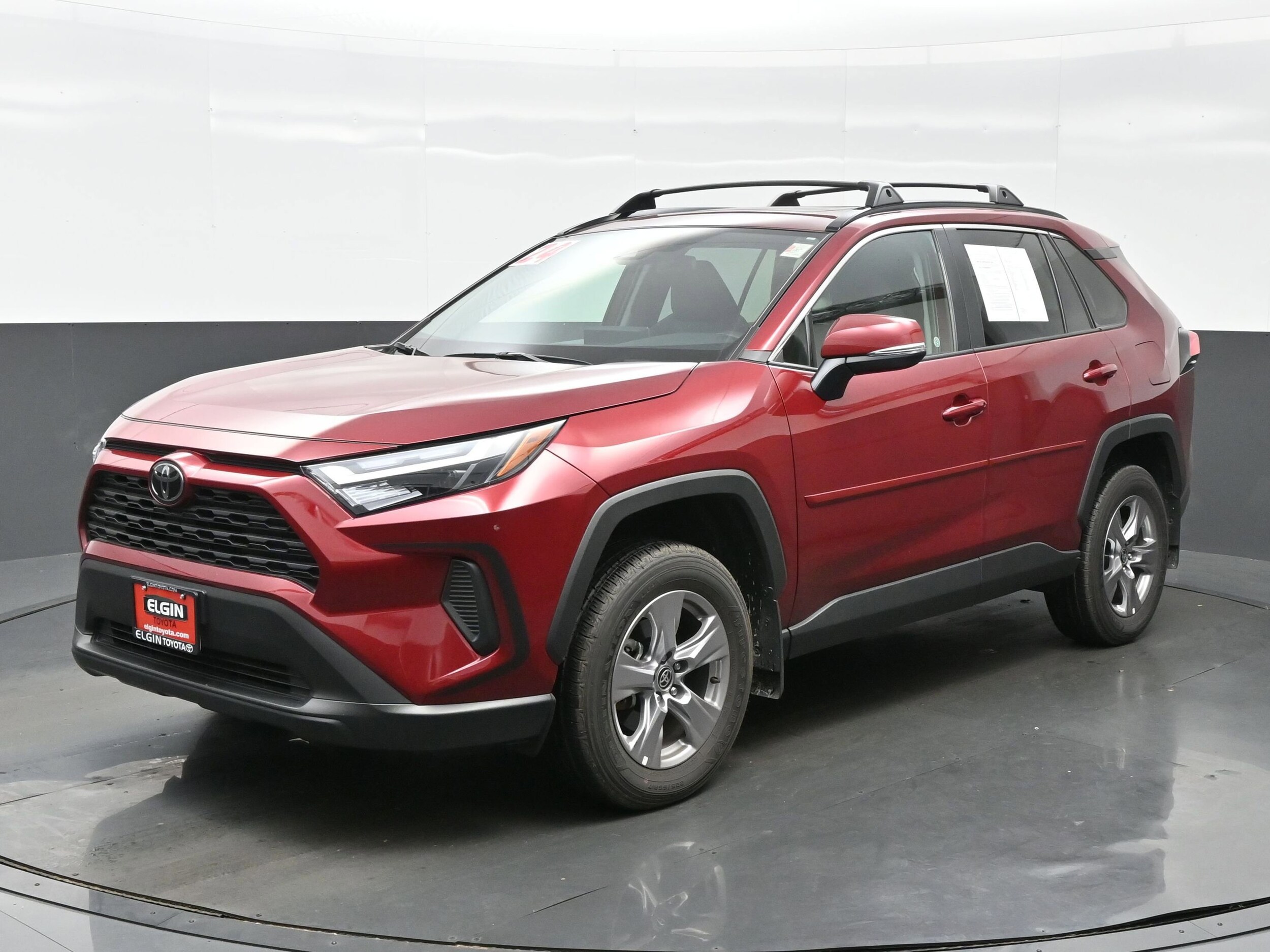 2024 Toyota RAV4 XLE photo 2