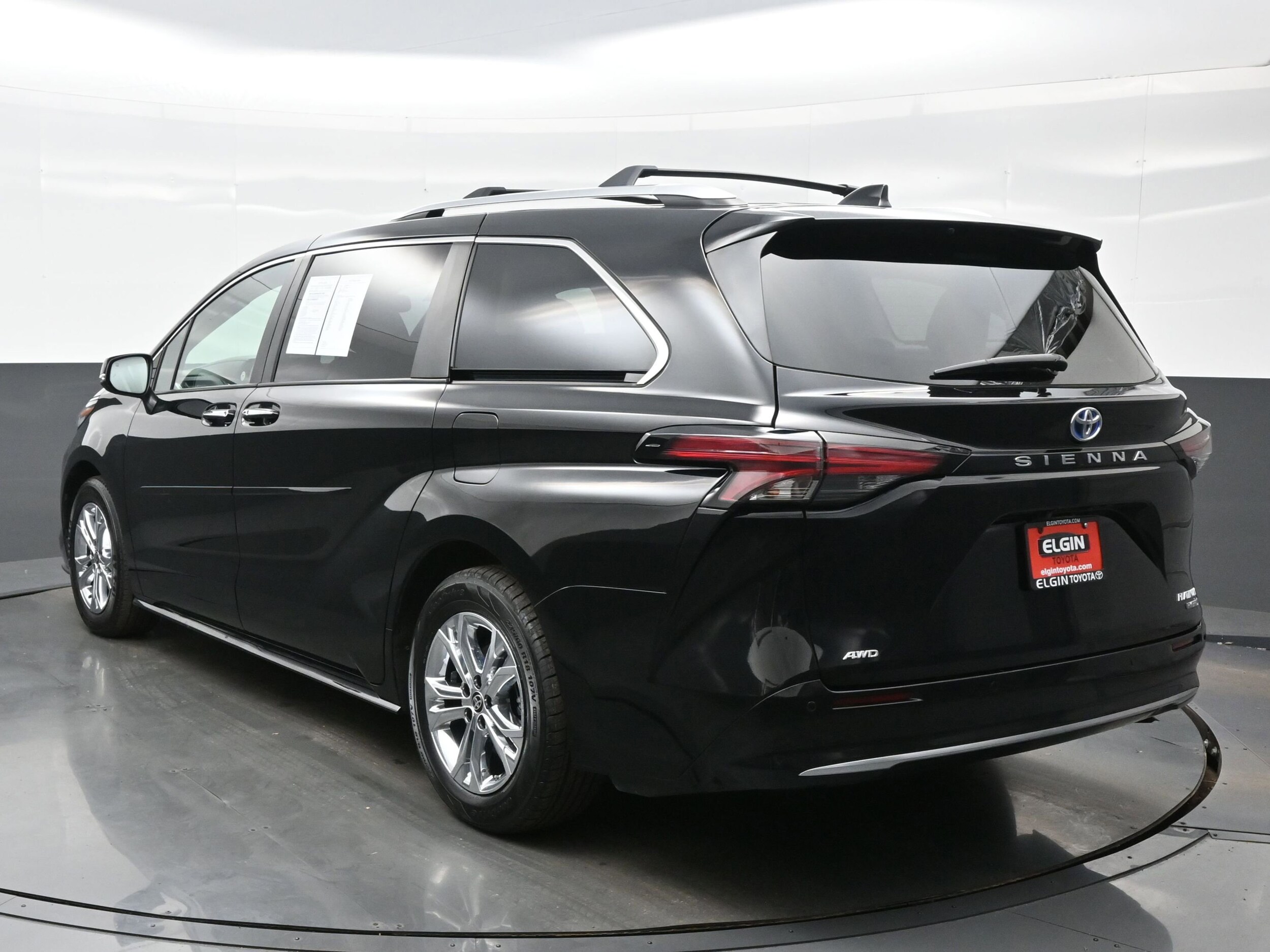 2022 Toyota Sienna Platinum photo 4