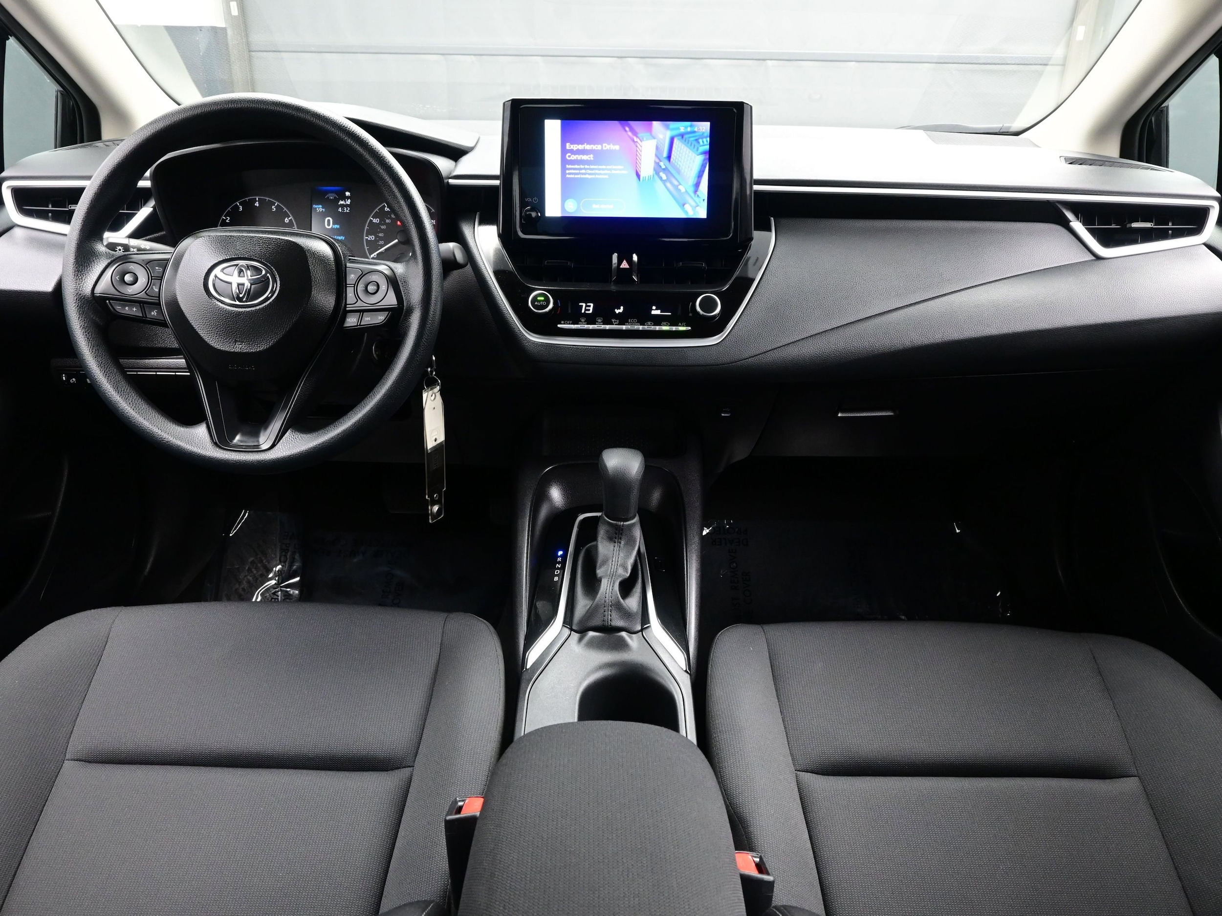 2025 Toyota Corolla LE - Photo 16