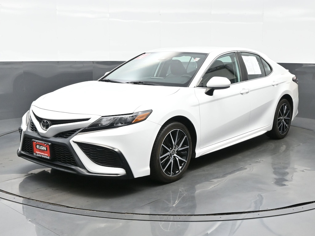 Used 2021 Toyota Camry SE Sedan