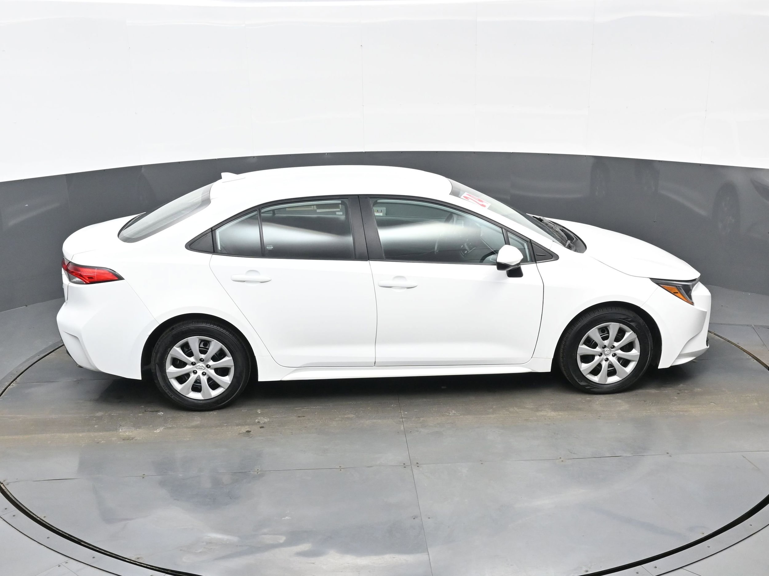 2024 Toyota Corolla LE - Photo 39